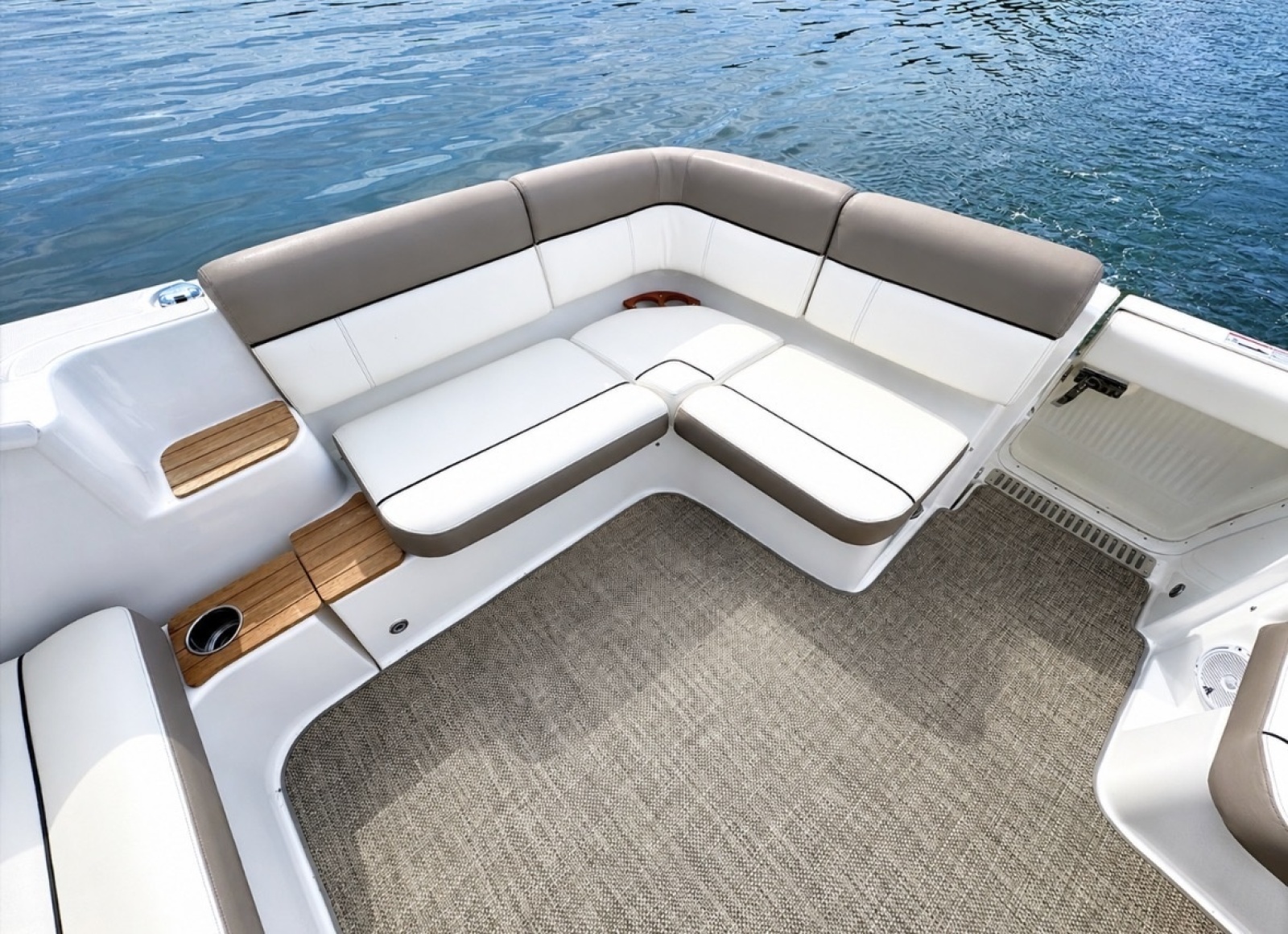 2015 Tiara Yachts 3100 Coronet