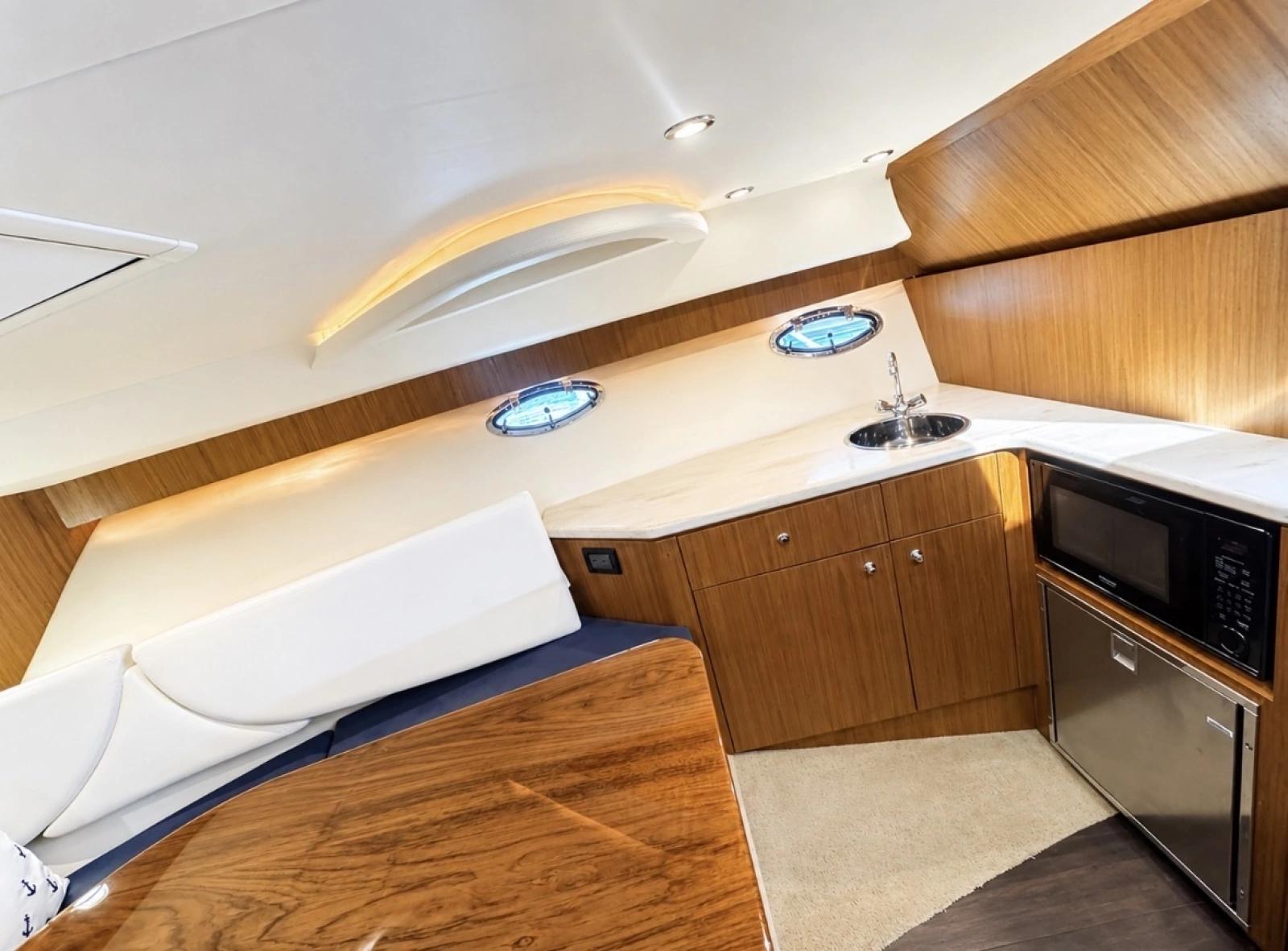 2015 Tiara Yachts 3100 Coronet