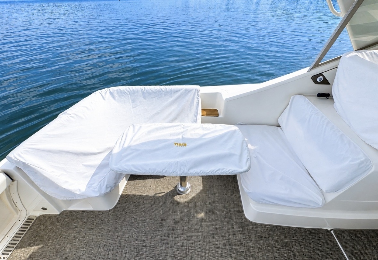 2015 Tiara Yachts 3100 Coronet
