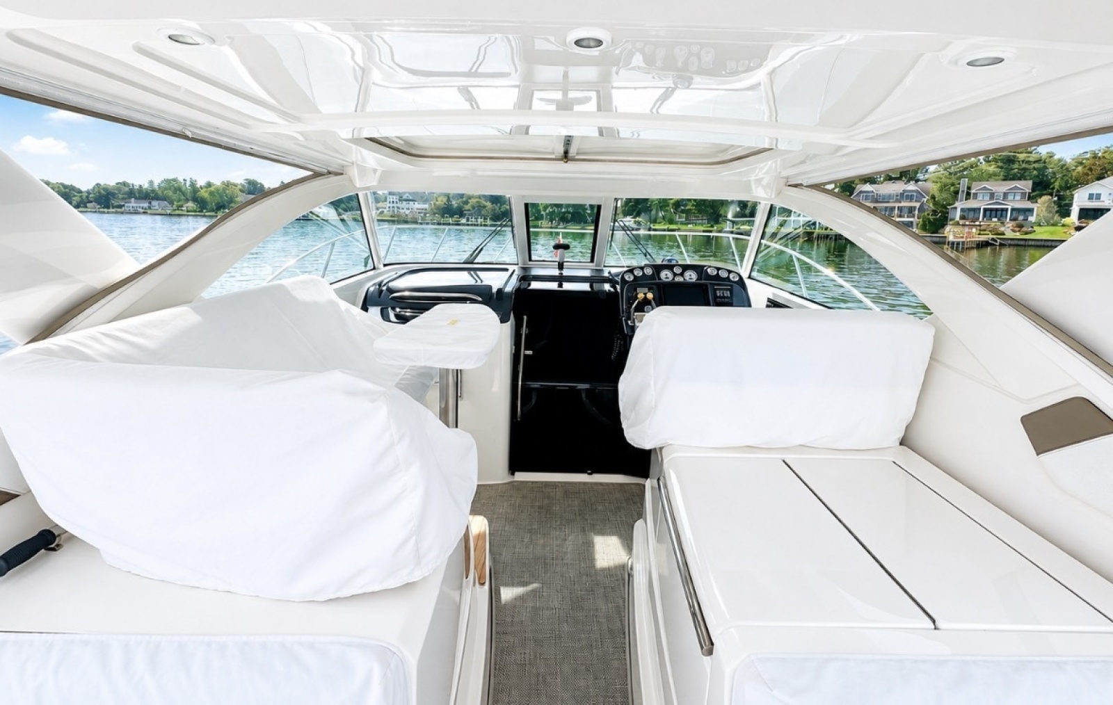2015 Tiara Yachts 3100 Coronet