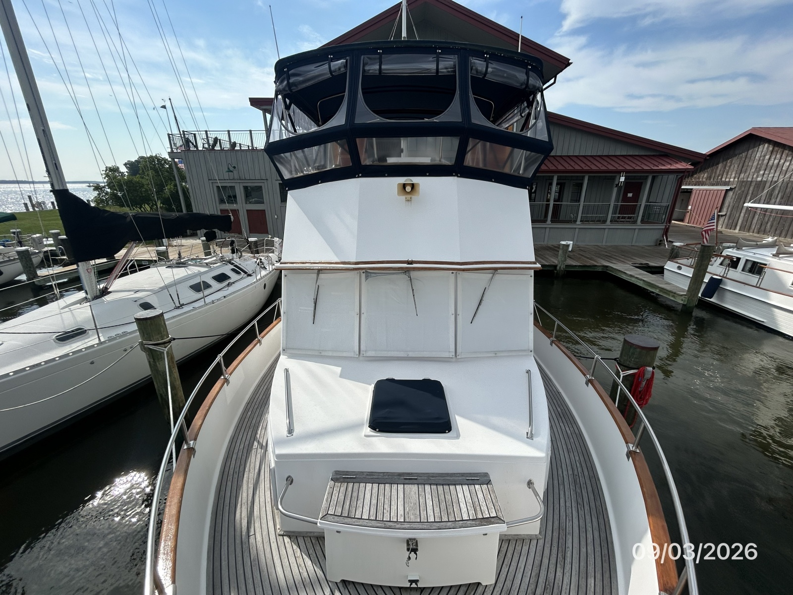 42' Grand Banks foredeck aft