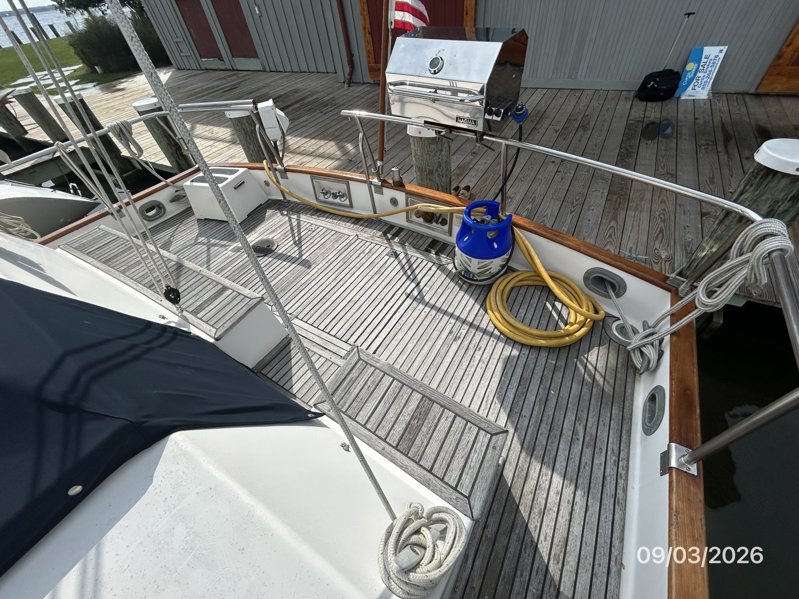 42' Grand Banks aftdeck1