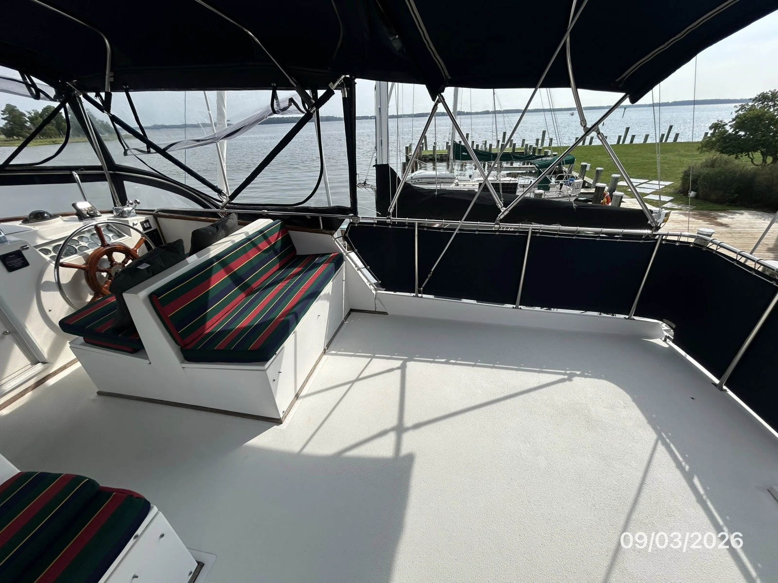 42' Grand Banks flybirdge starboard