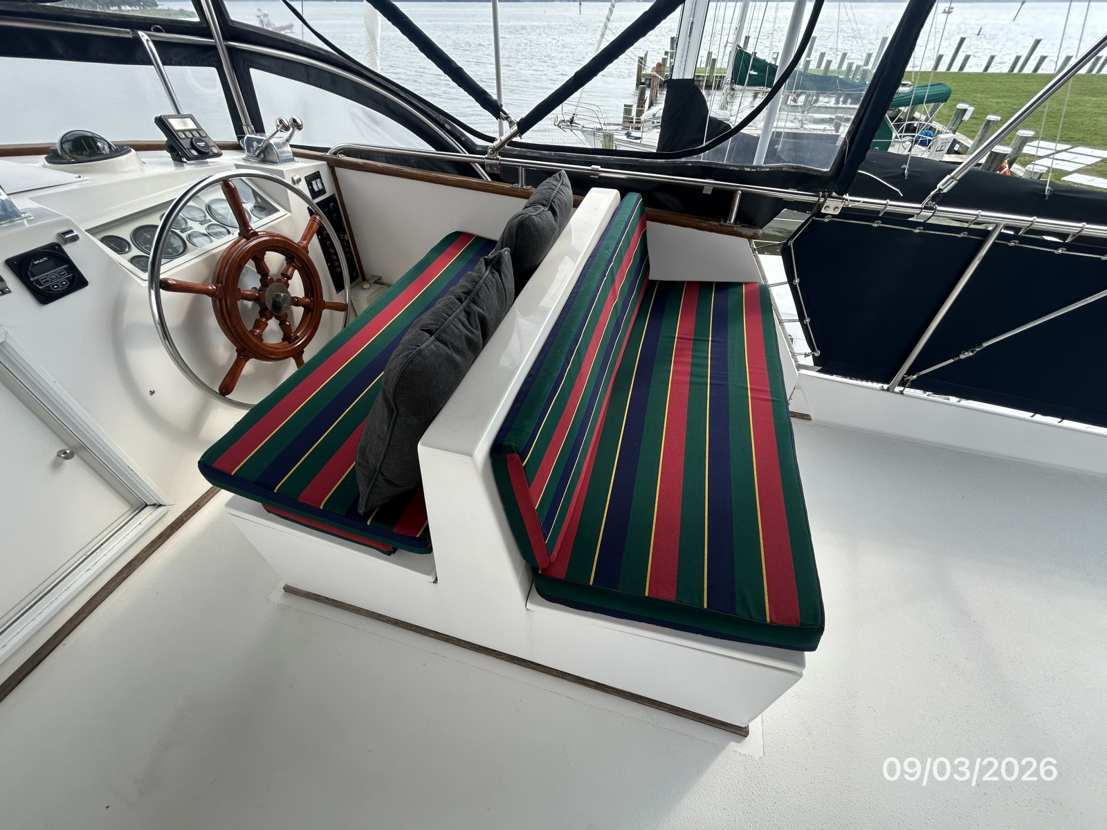 42' Grand Banks flybridge starboard seating