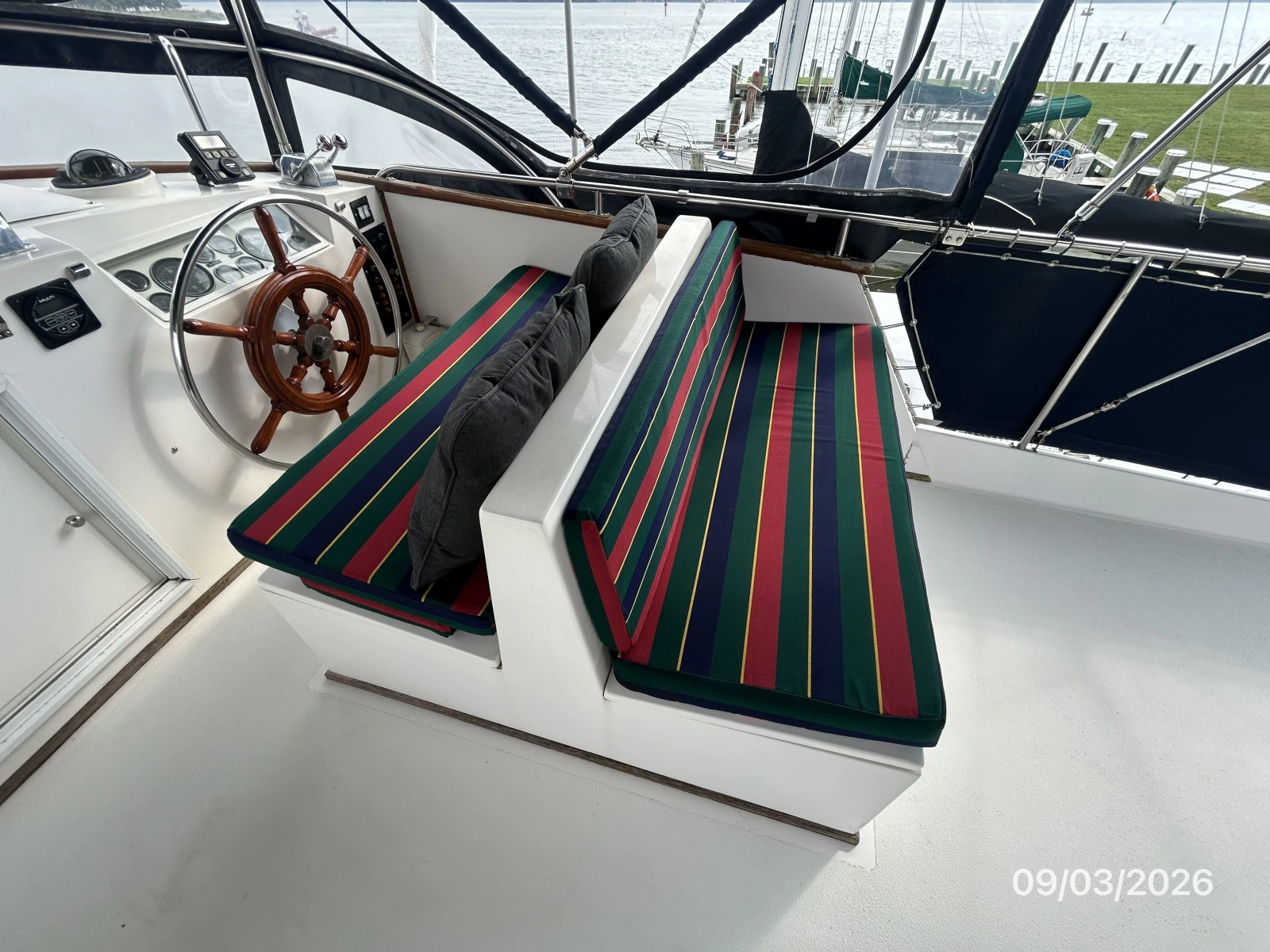 42' Grand Banks flybridge starboard seating