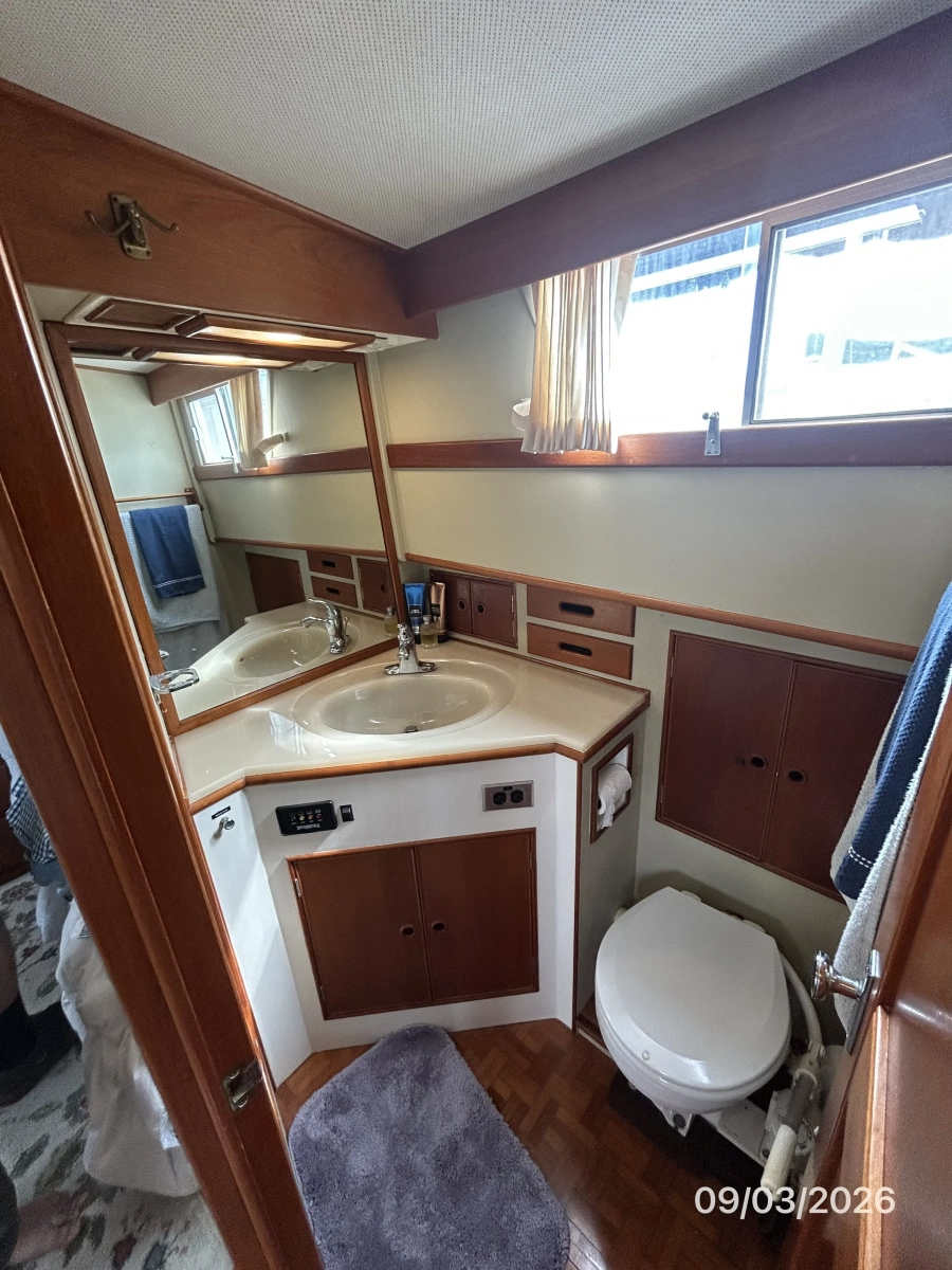 42' Grand Banks master stateroom head