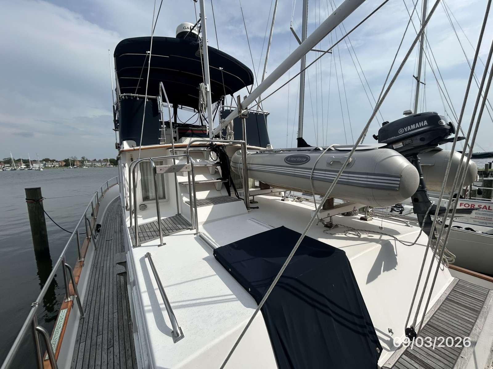42' Grand Banks trunk cabin forward