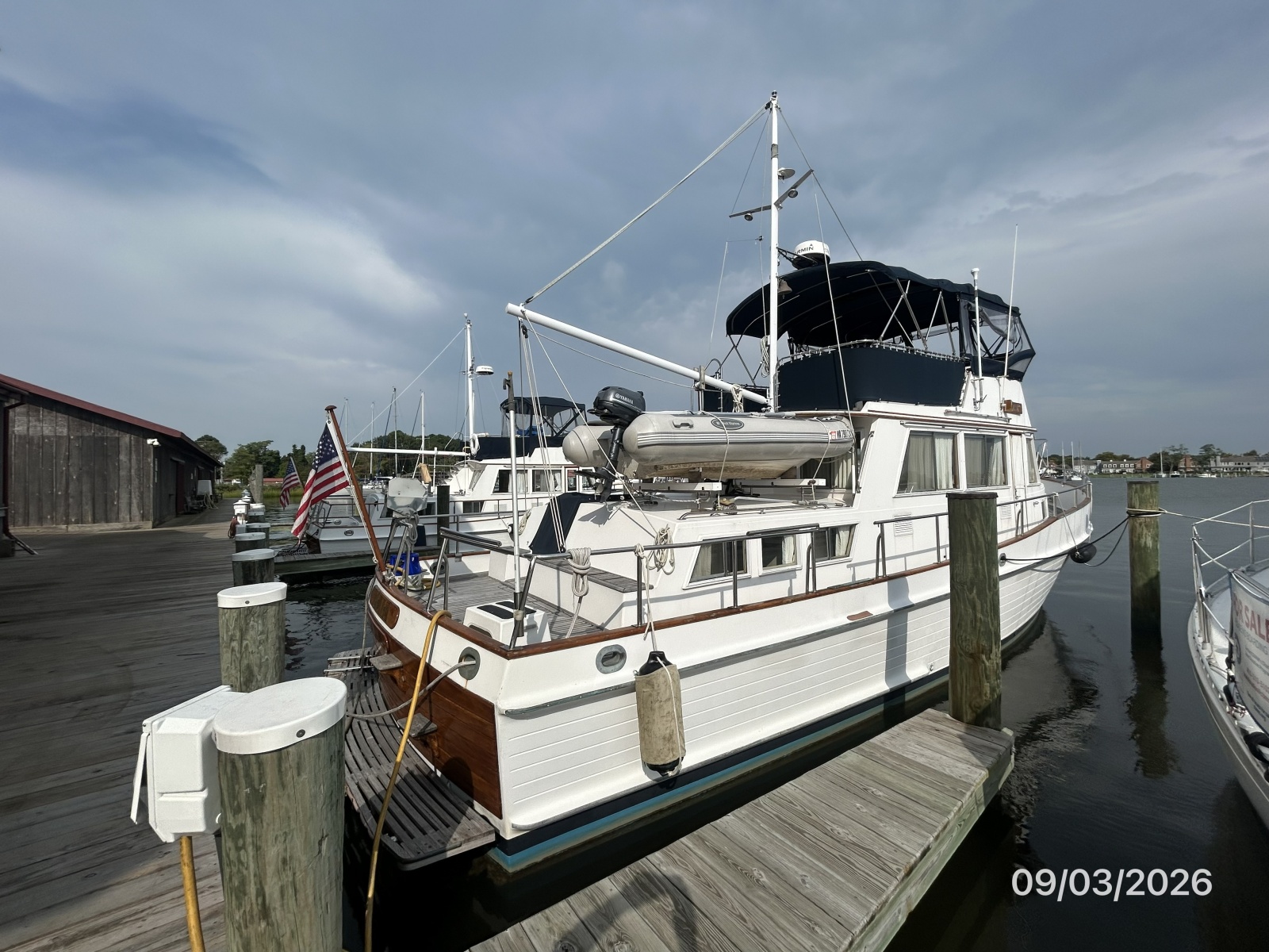 42' Grand Banks starboard aft profile