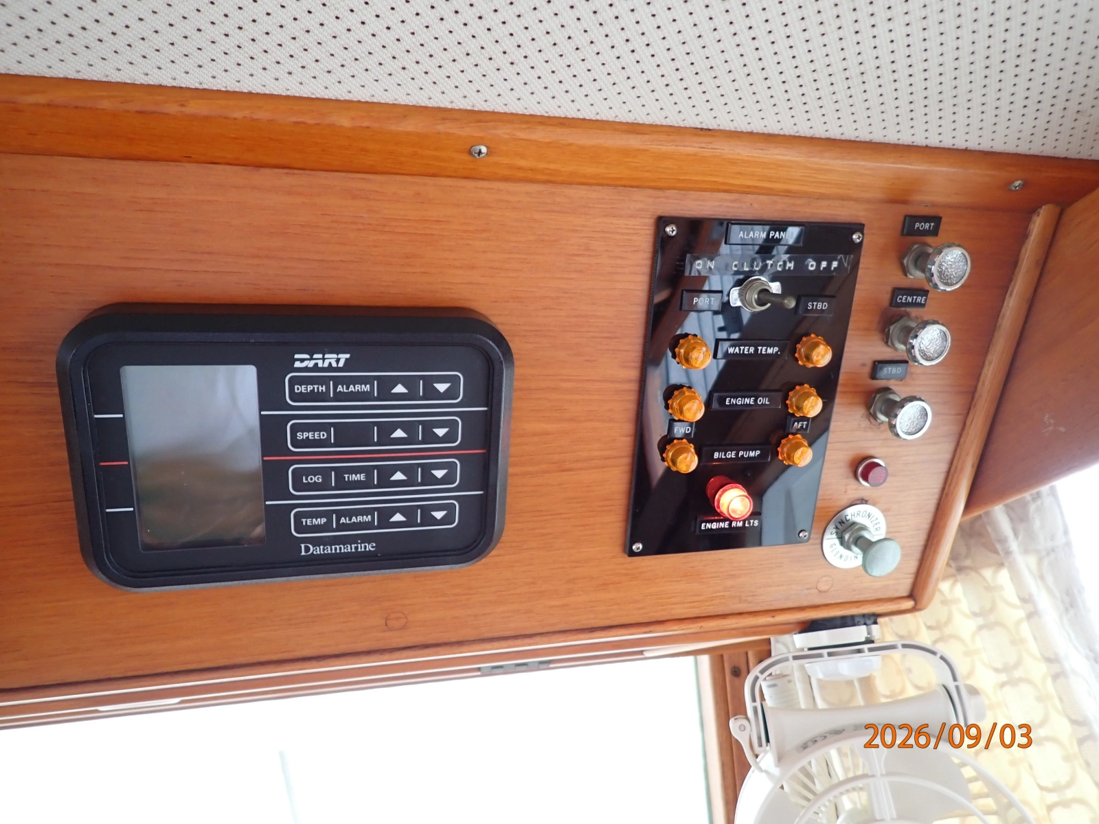 42' Grand Banks lower helm electronics1