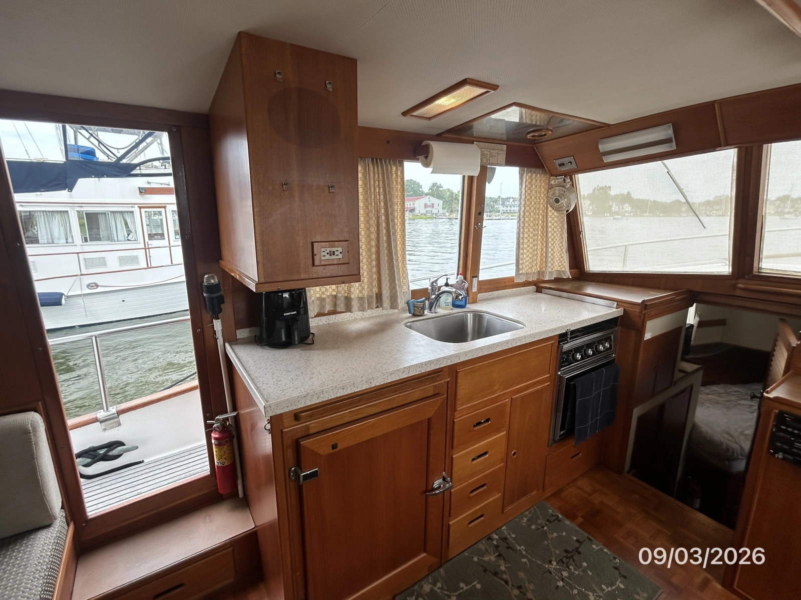 42' Grand Banks galley1