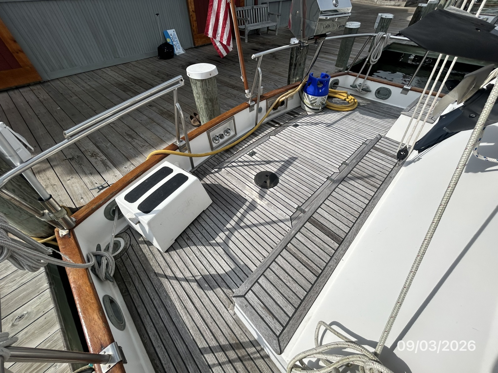 42' Grand Banks aftdeck2