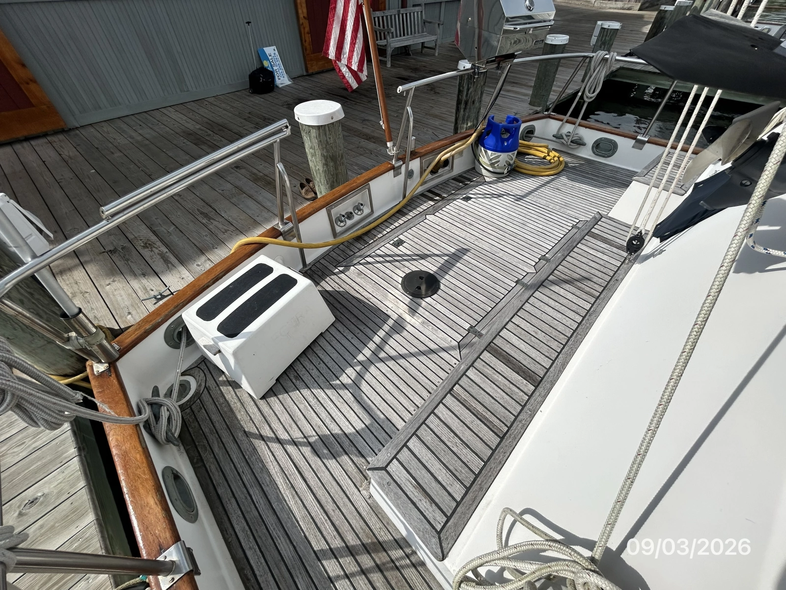 42' Grand Banks aftdeck2