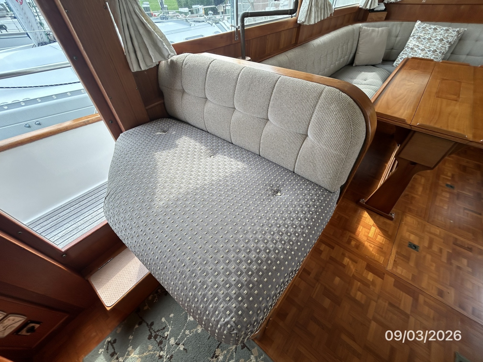 42' Grand Banks lower helm helmseat