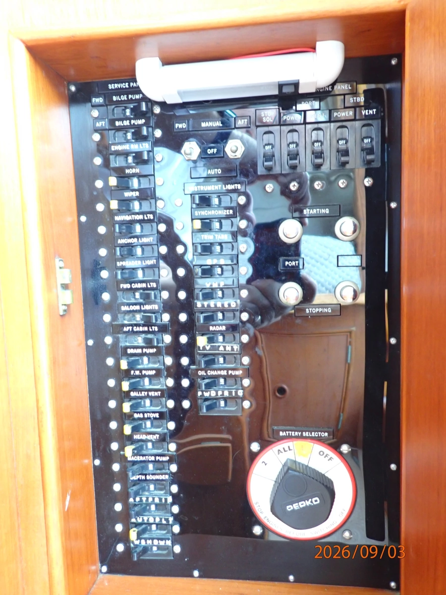 42' Grand Banks electrical panel1