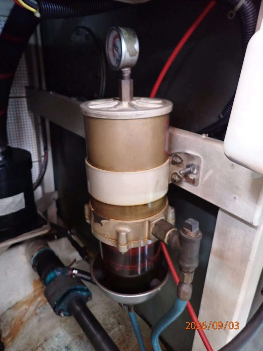 42' Grand Banks port Racor fuel filter