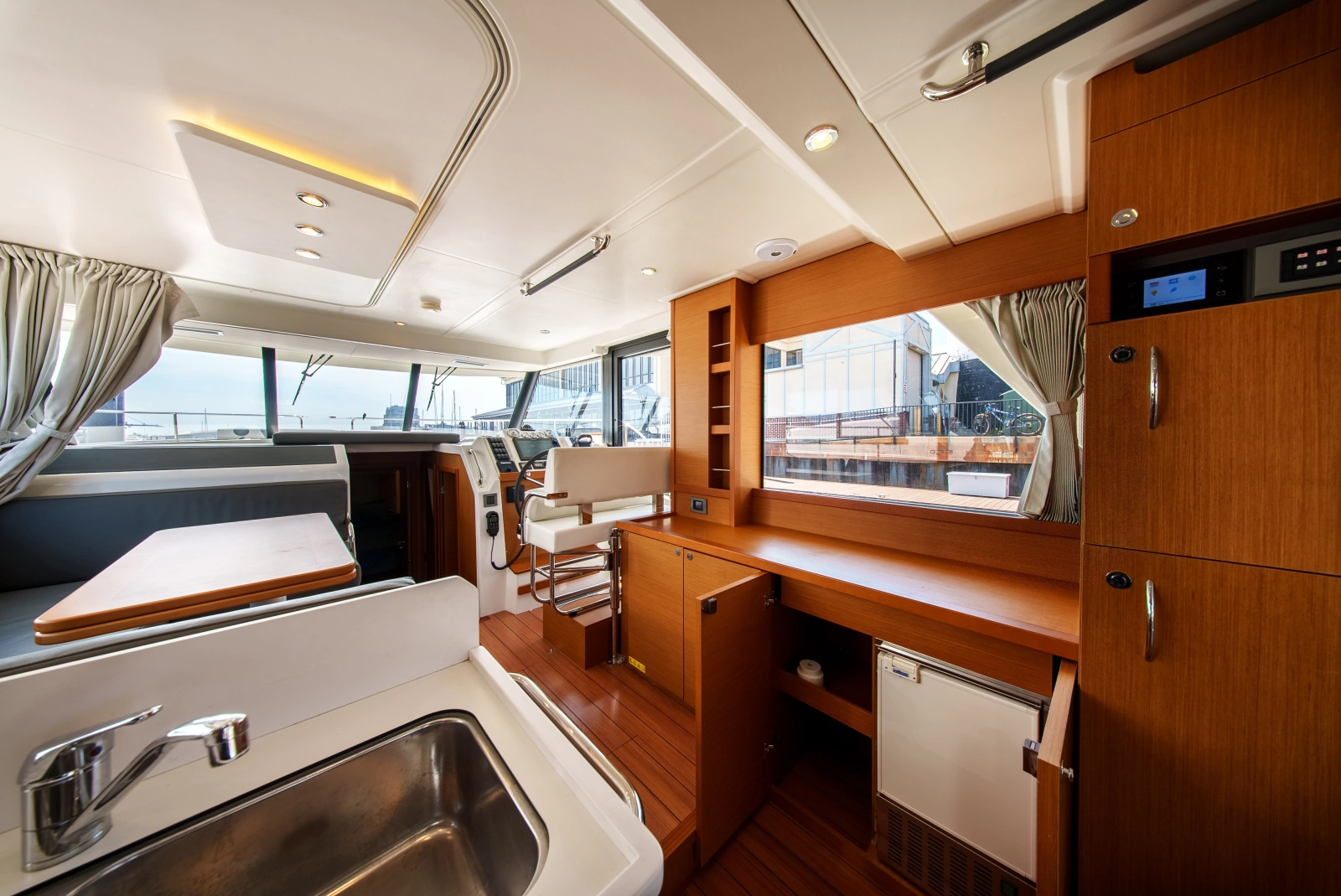 2026 Beneteau Swift Trawler 54