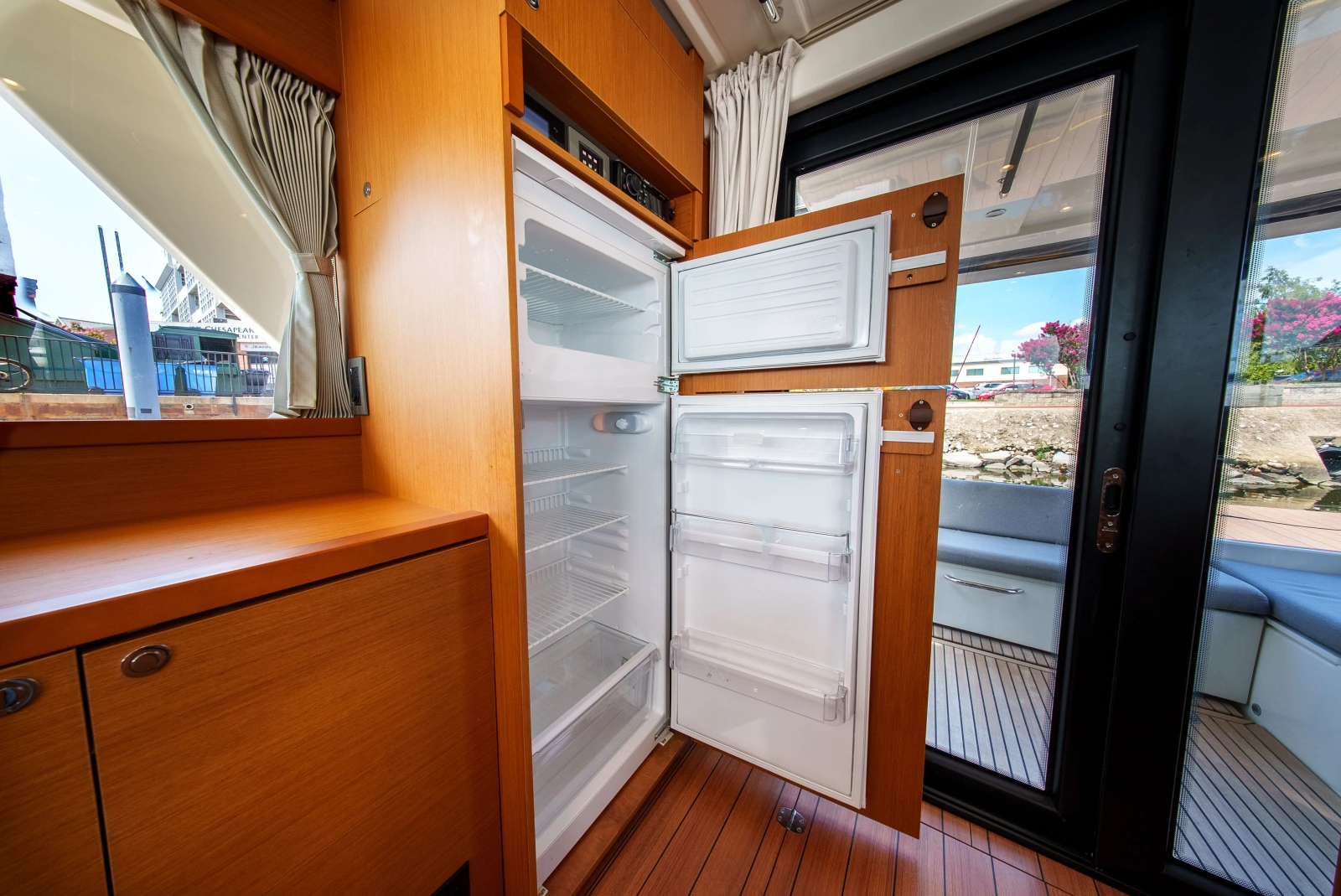 2026 Beneteau Swift Trawler 54