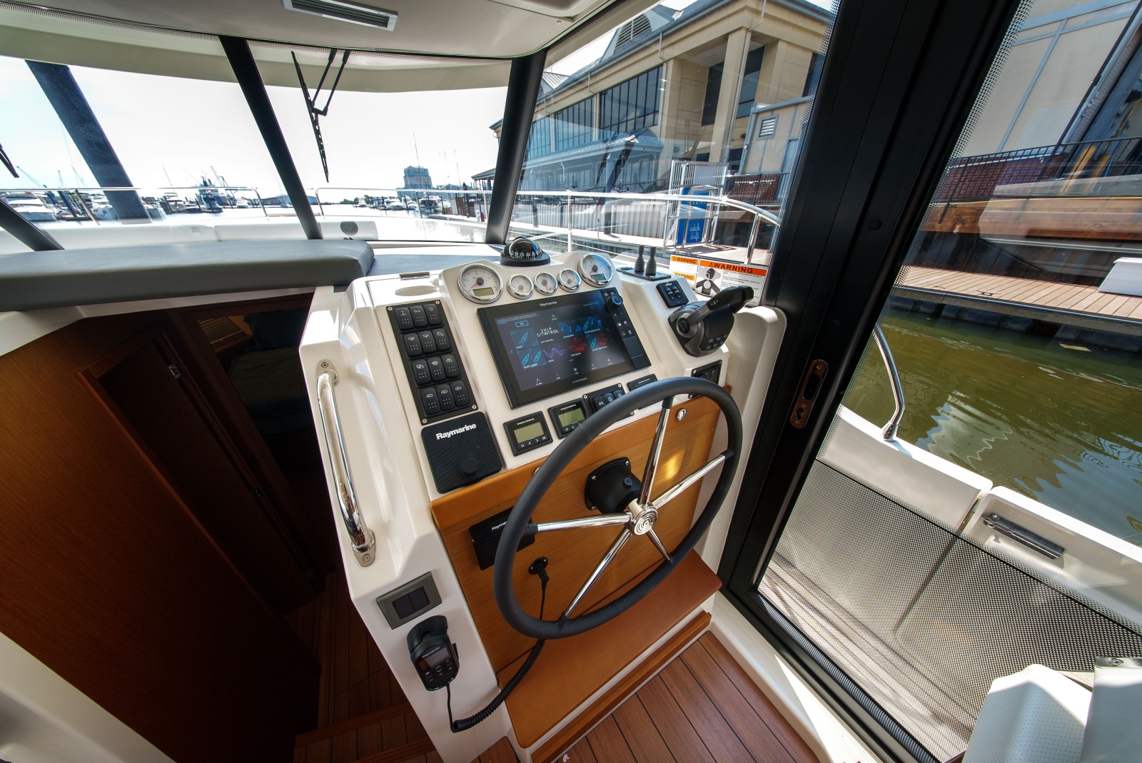 2026 Beneteau Swift Trawler 54