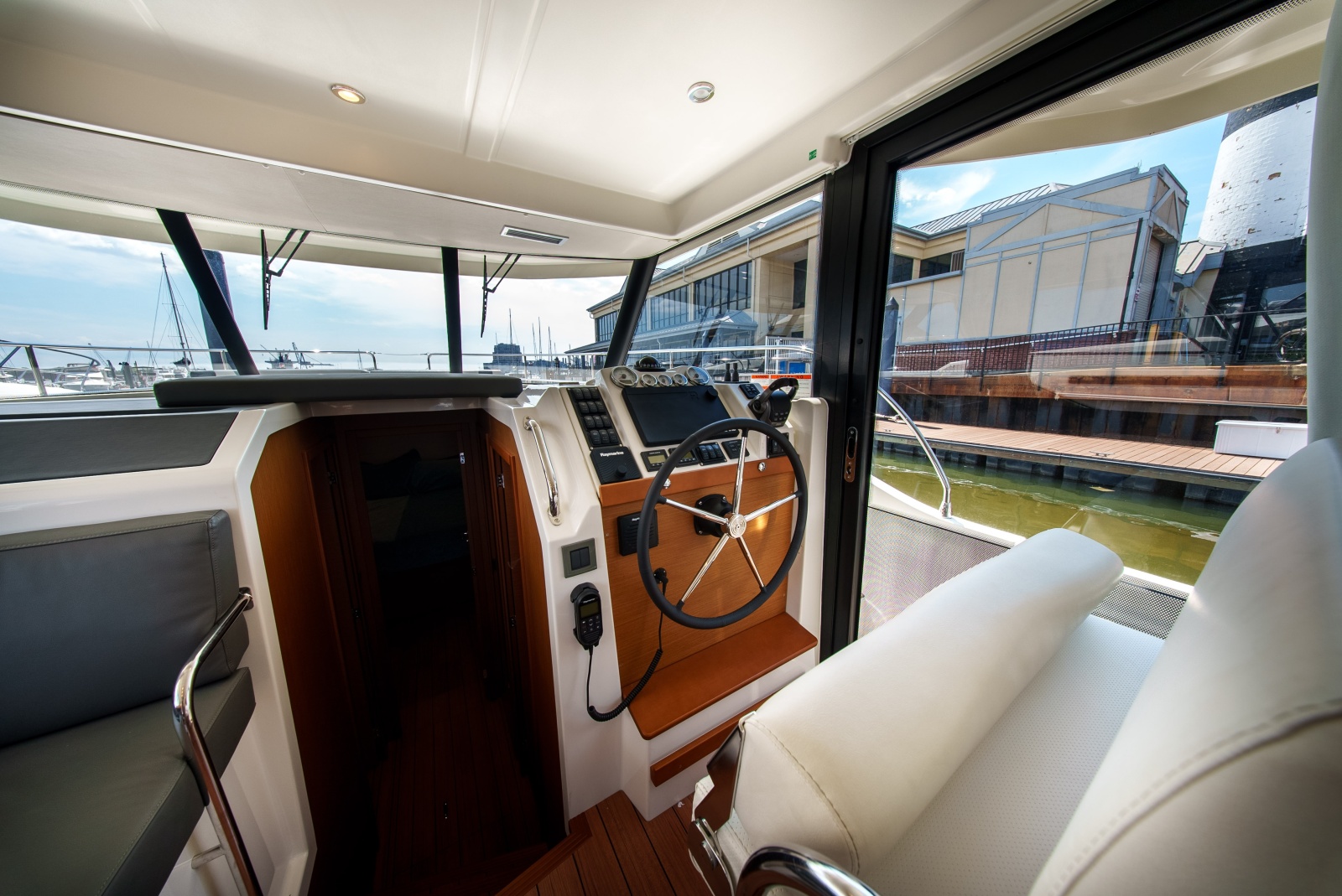 2026 Beneteau Swift Trawler 54