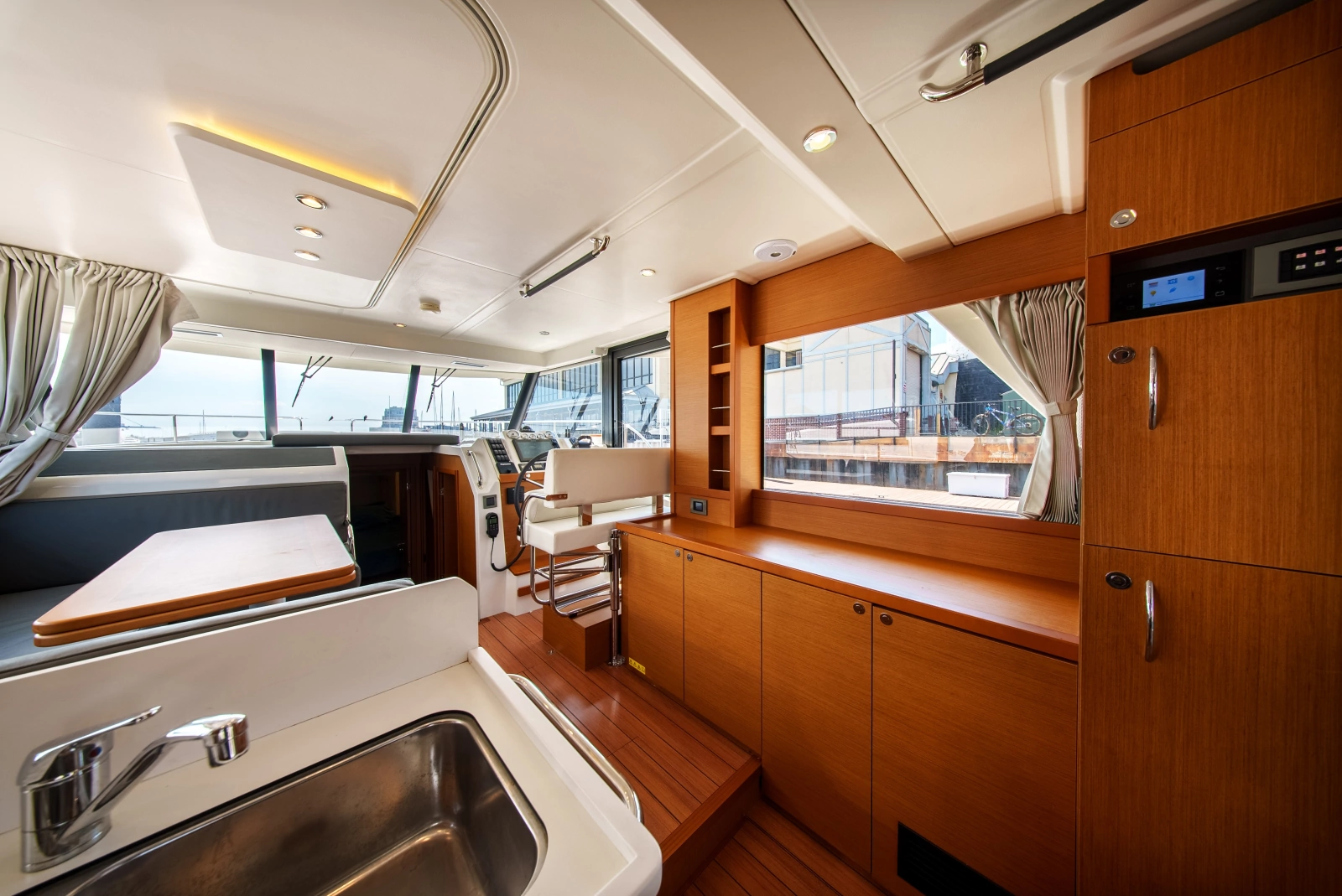 2026 Beneteau Swift Trawler 54