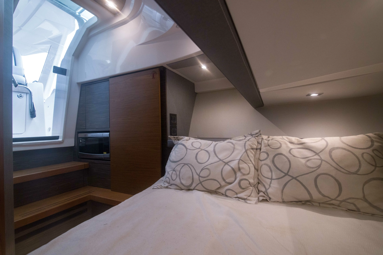 Tiara Yachts 38LS - One One