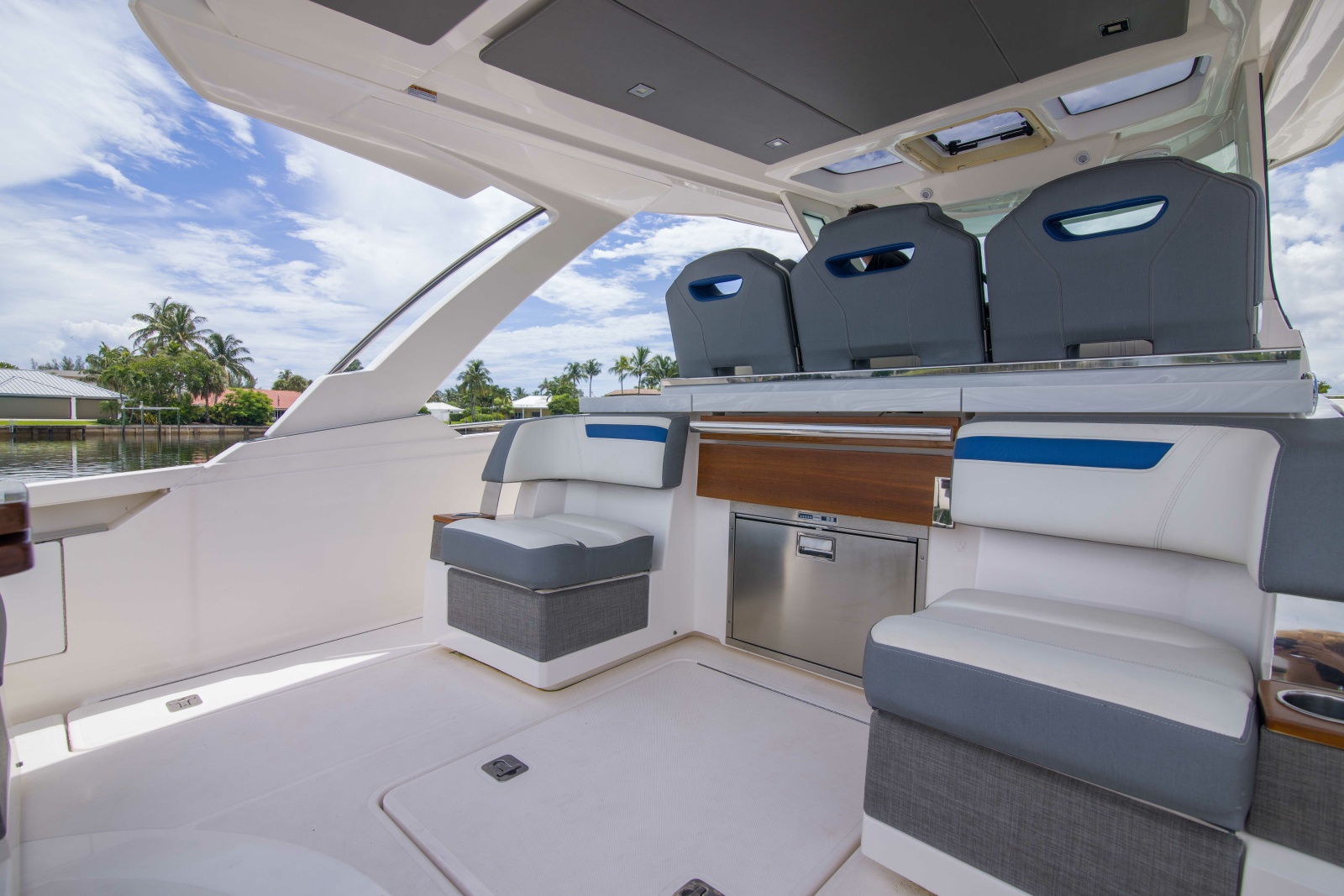 Tiara Yachts 38LS - One One