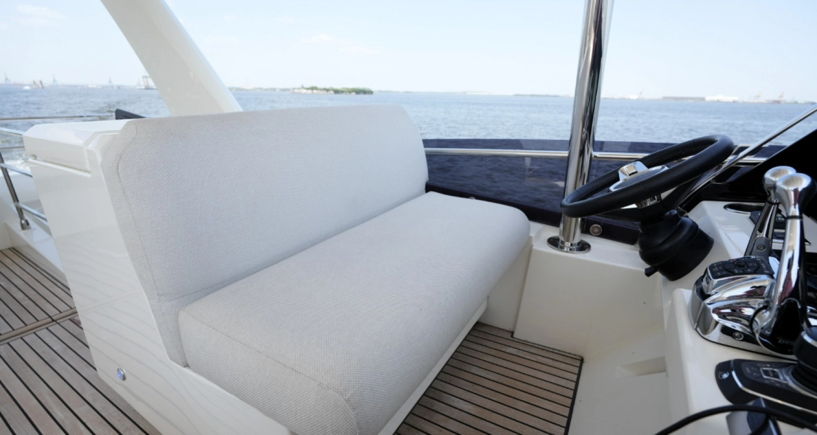 2023 Prestige 590