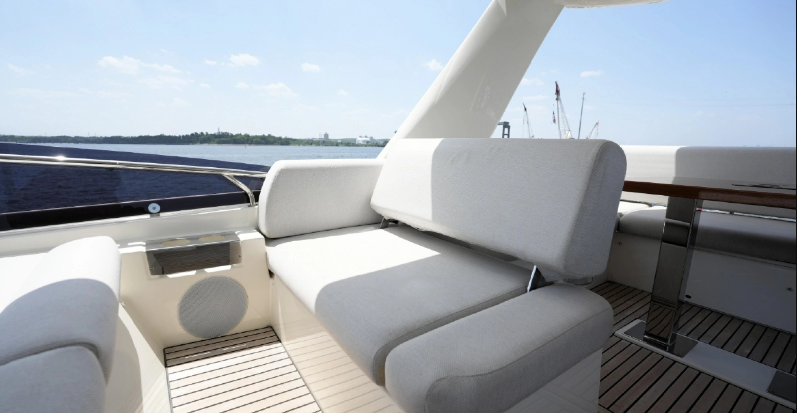 2023 Prestige 590