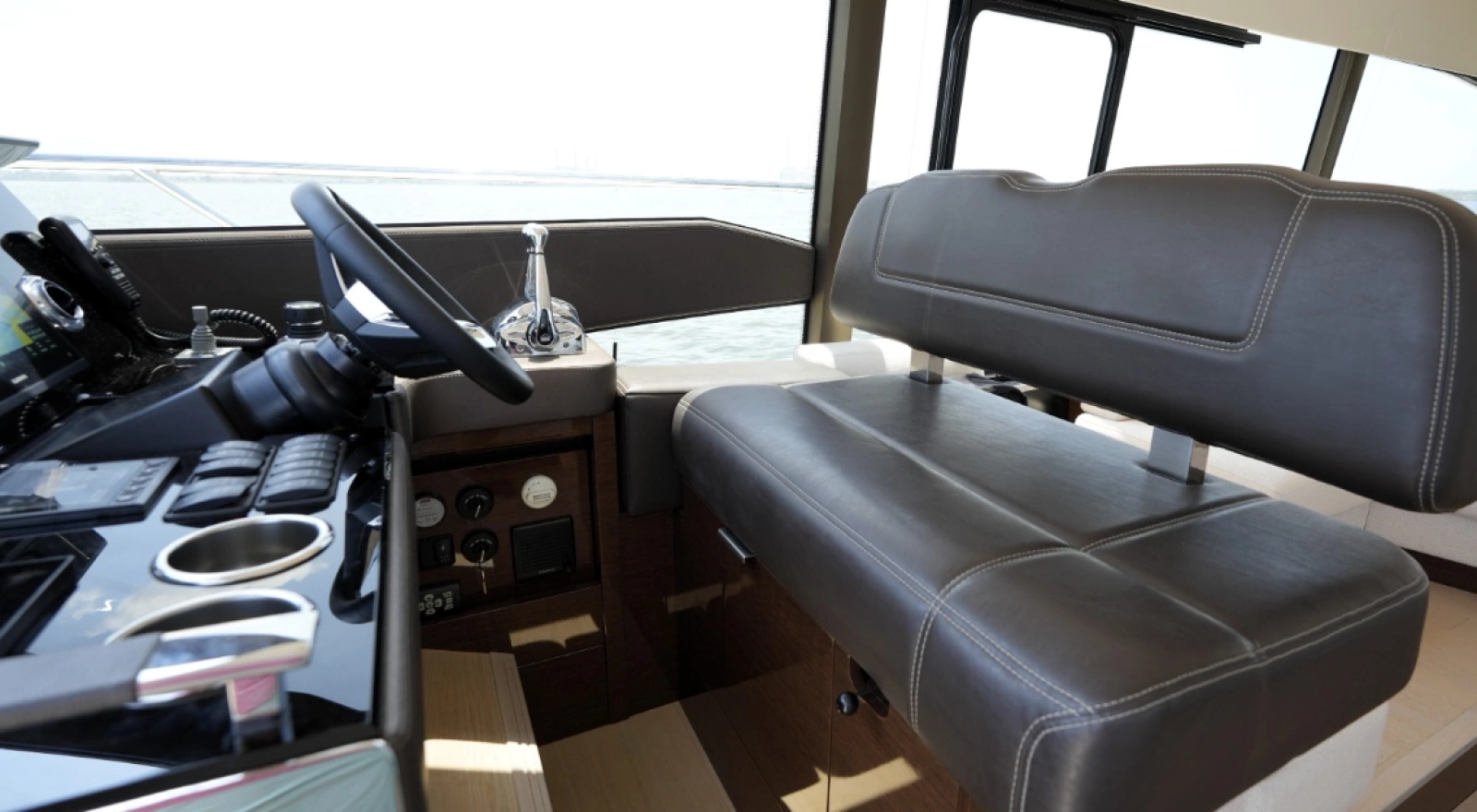 2023 Prestige 590