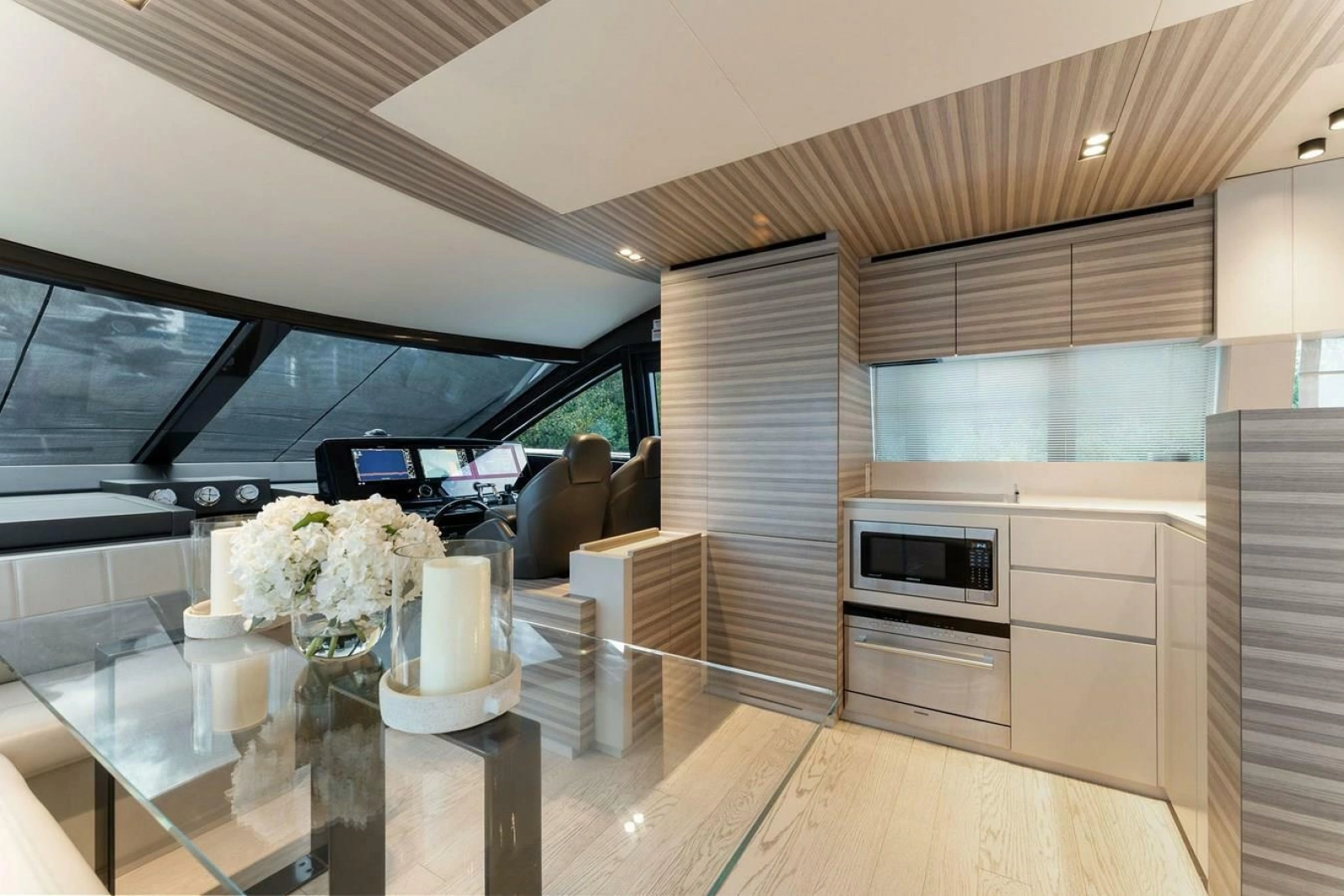 2020 Ferretti Yachts 670 Motoryacht