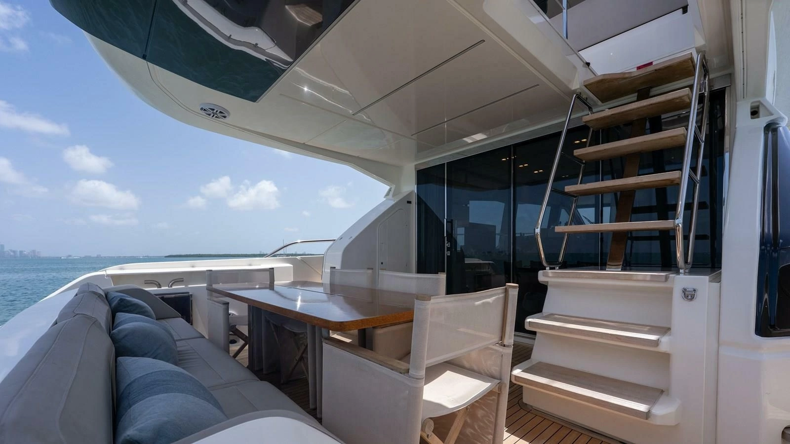 2020 Ferretti Yachts 670 Motoryacht