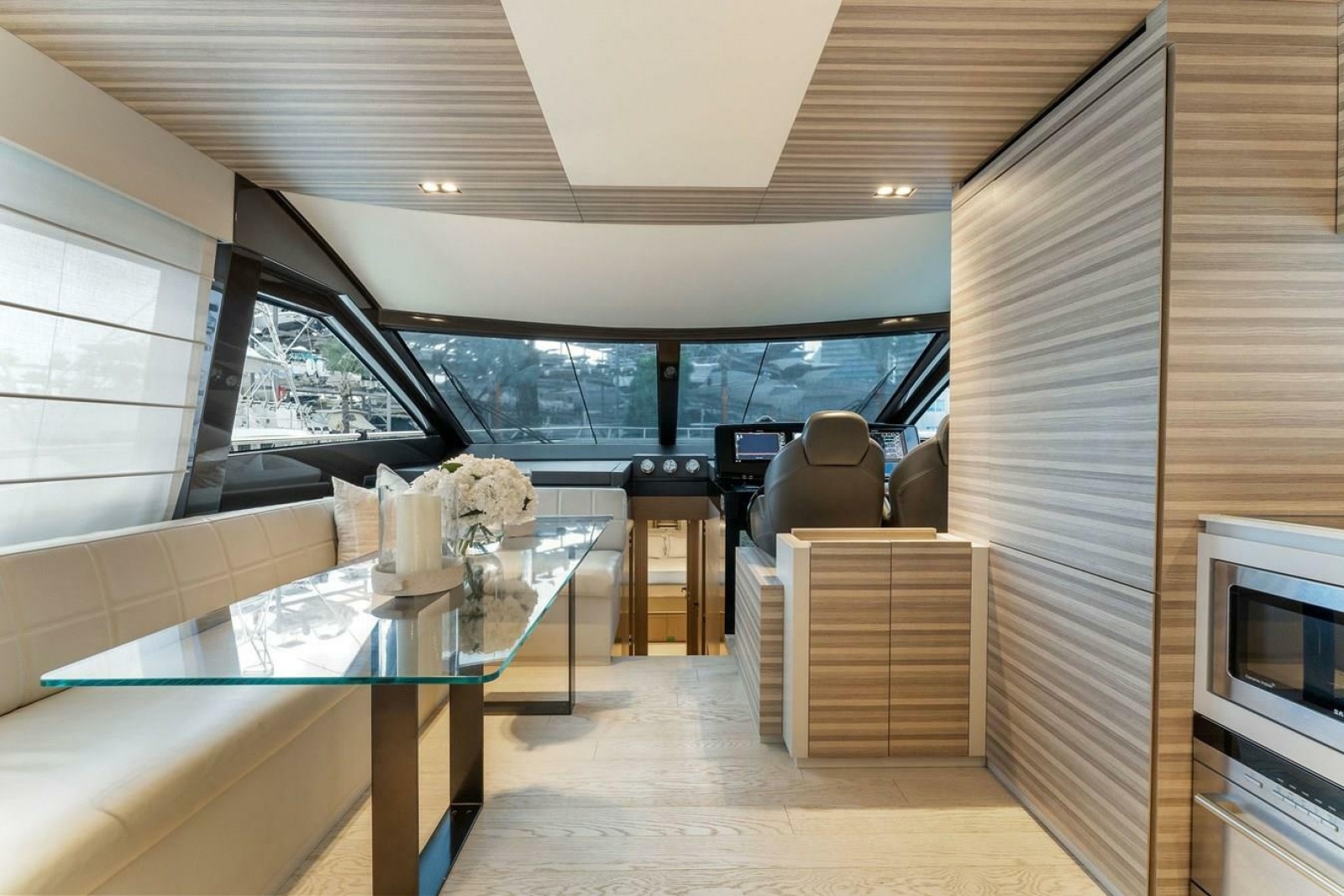 2020 Ferretti Yachts 670 Motoryacht