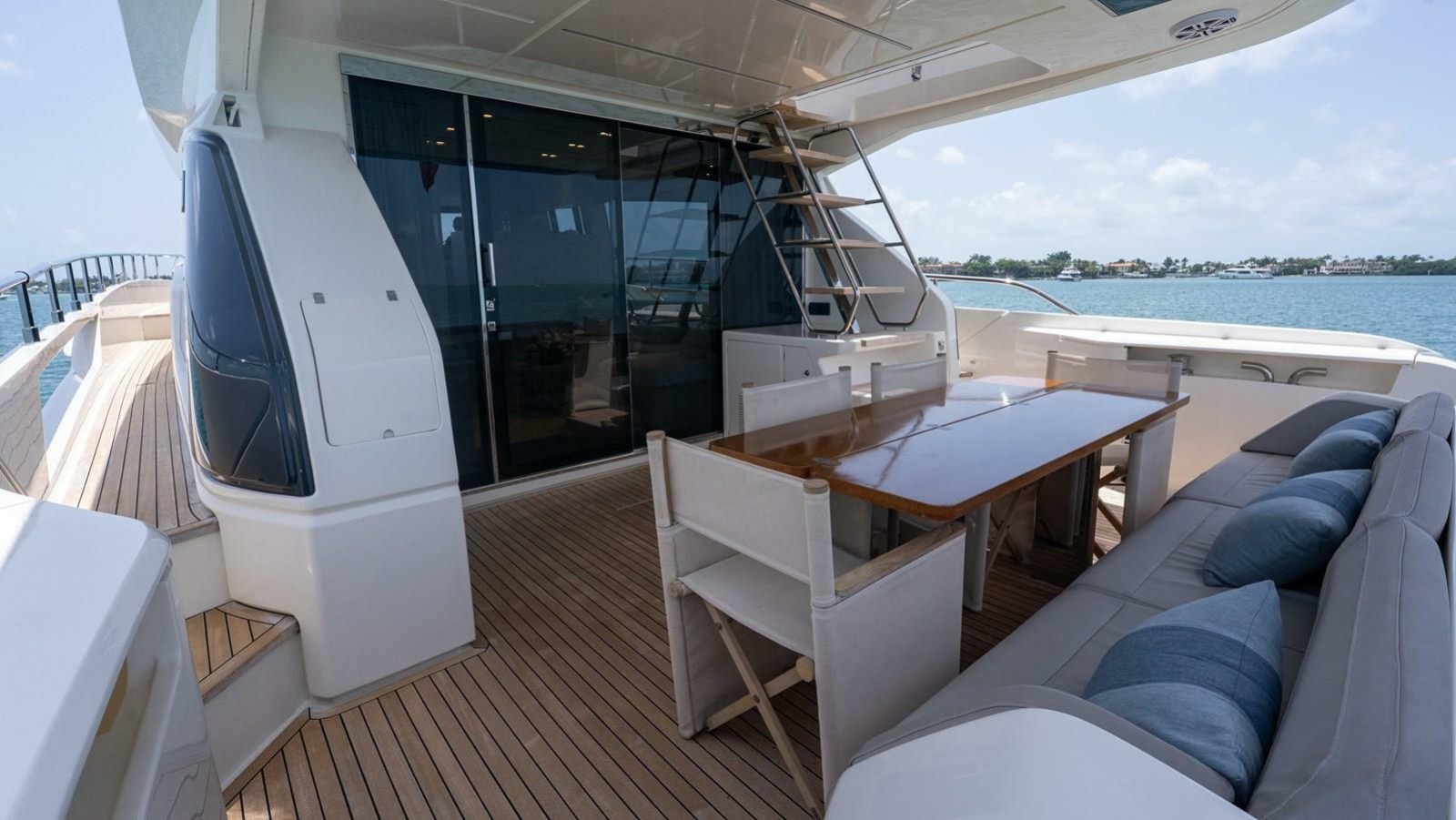 2020 Ferretti Yachts 670 Motoryacht