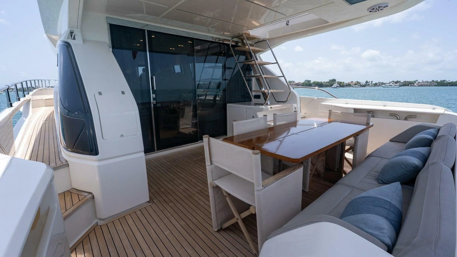 2020 Ferretti Yachts 670 Motoryacht