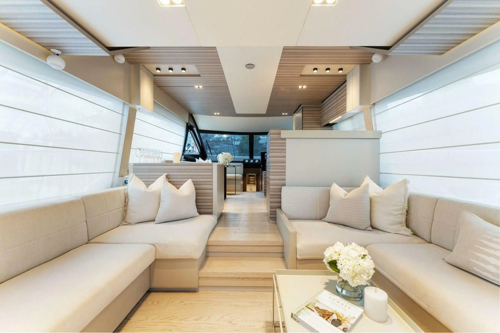 2020 Ferretti Yachts 670 Motoryacht