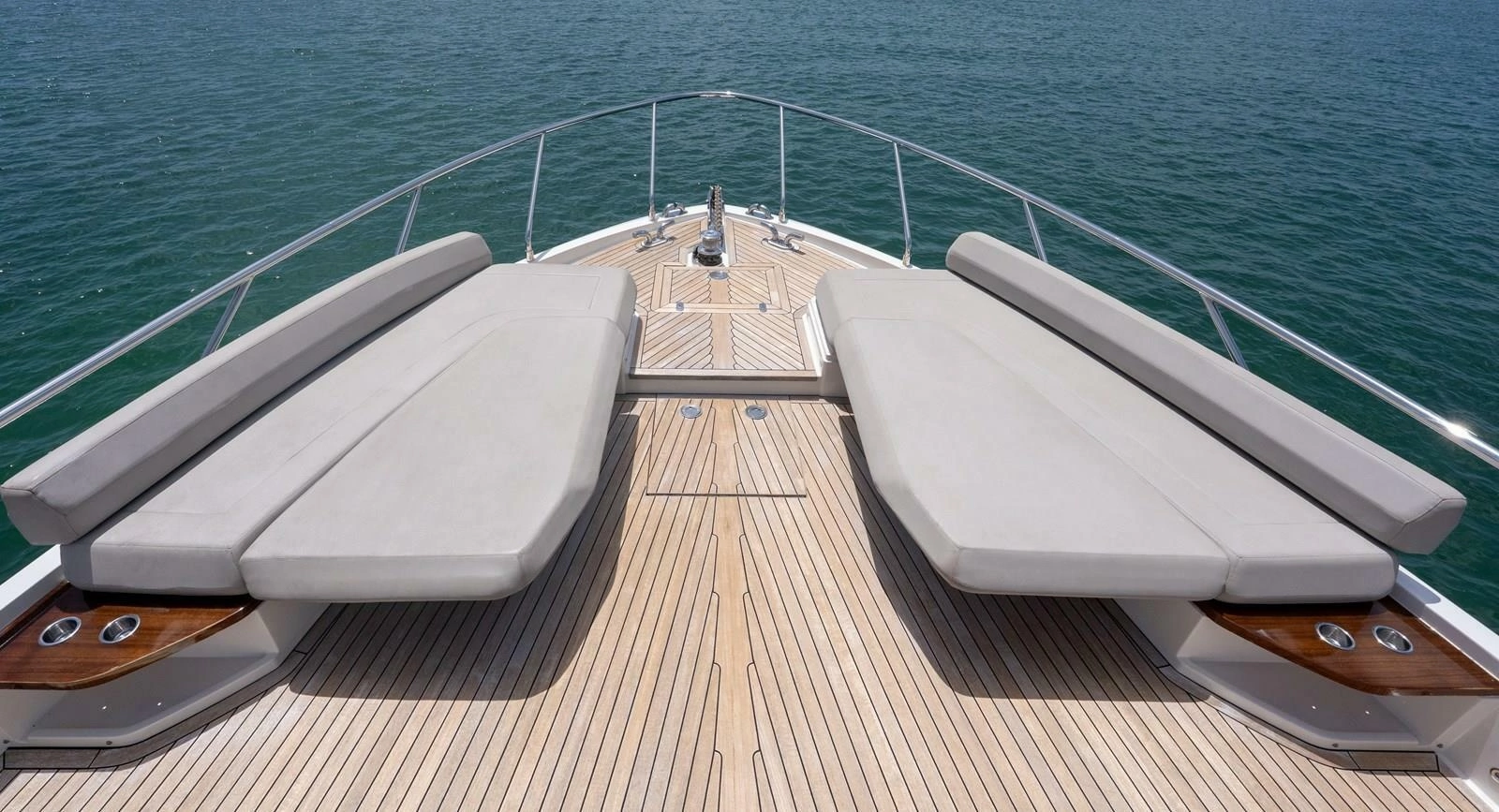 2020 Ferretti Yachts 670 Motoryacht