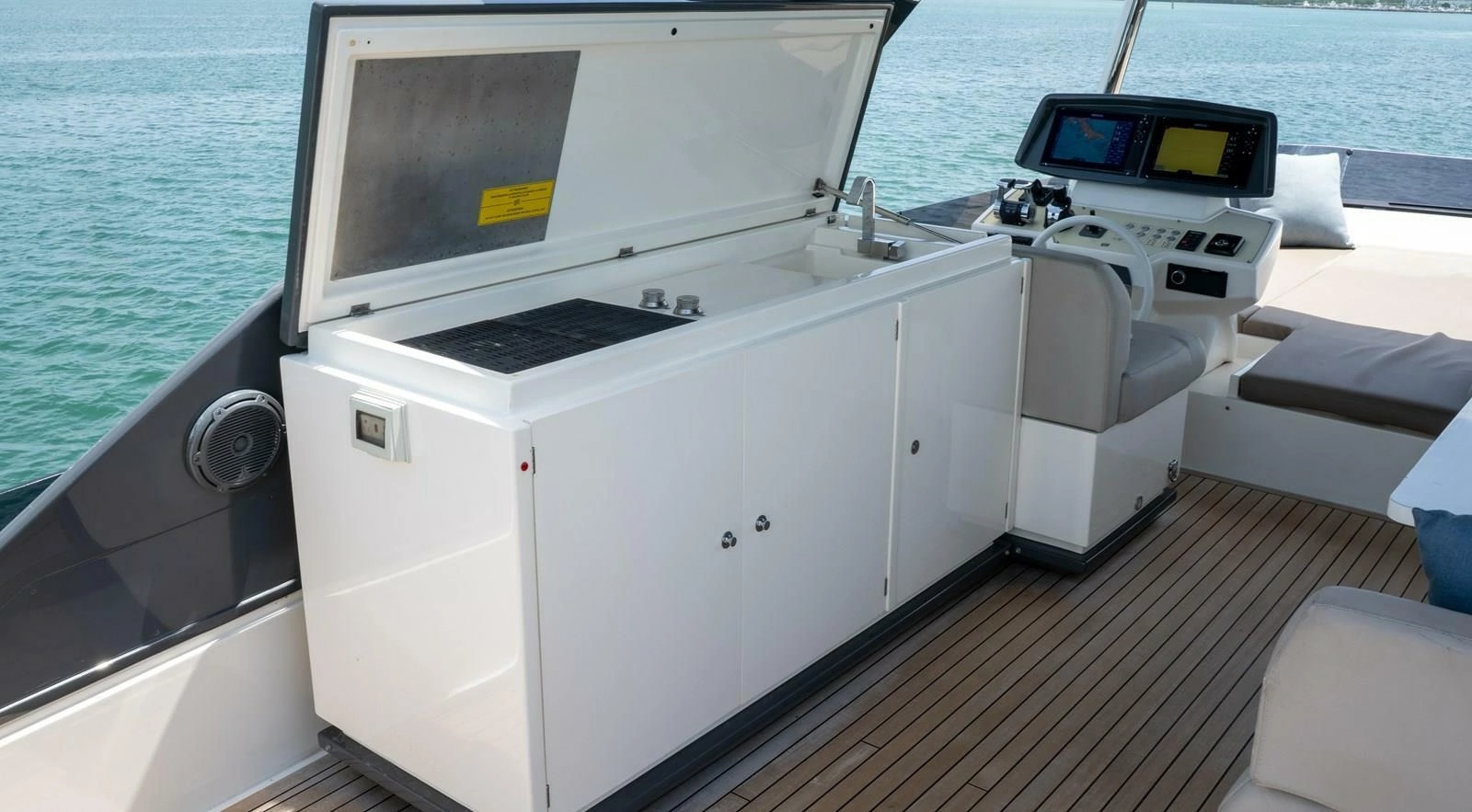 2020 Ferretti Yachts 670 Motoryacht
