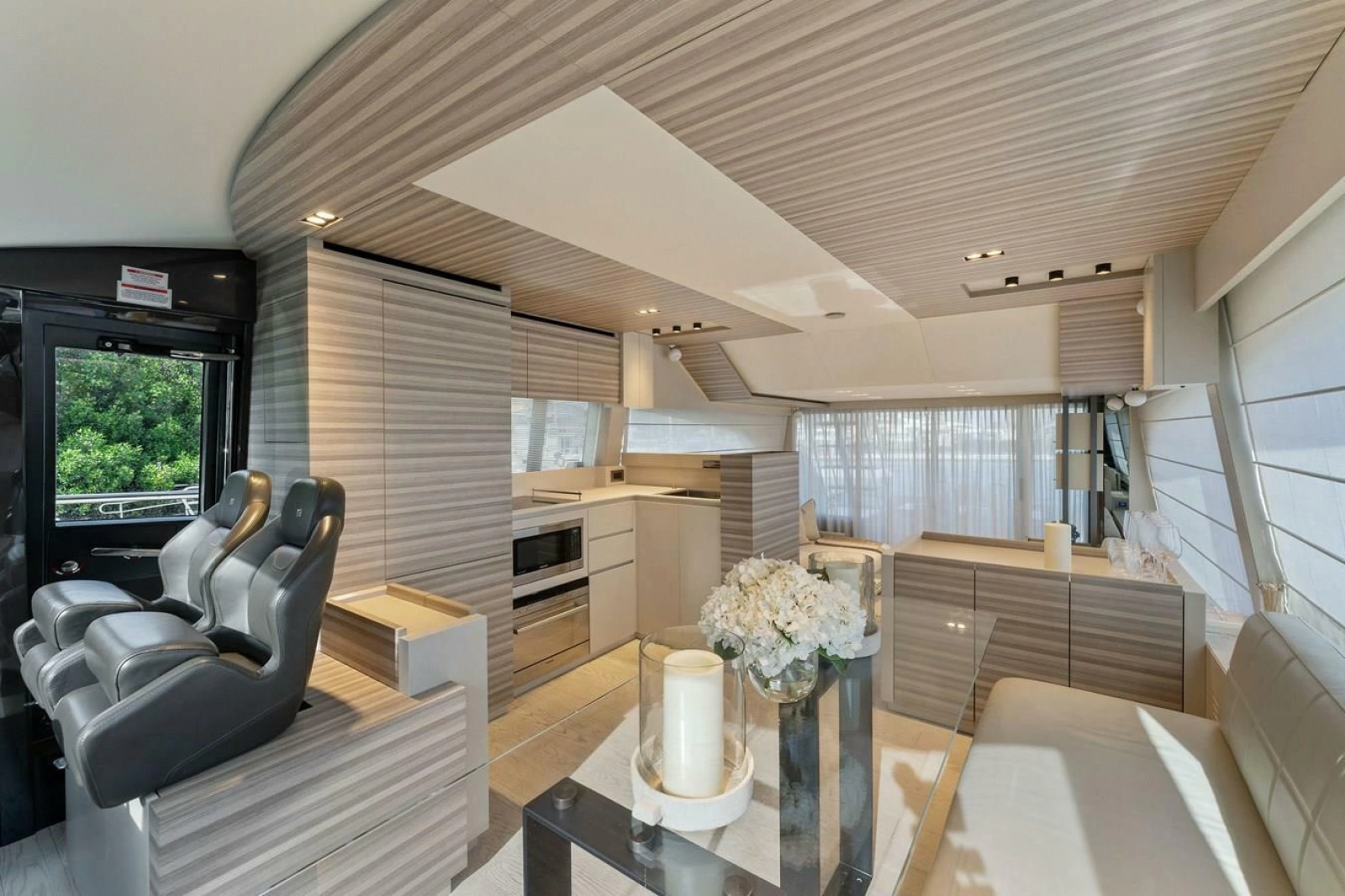 2020 Ferretti Yachts 670 Motoryacht