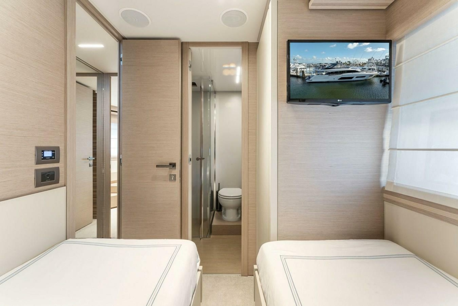 2020 Ferretti Yachts 670 Motoryacht