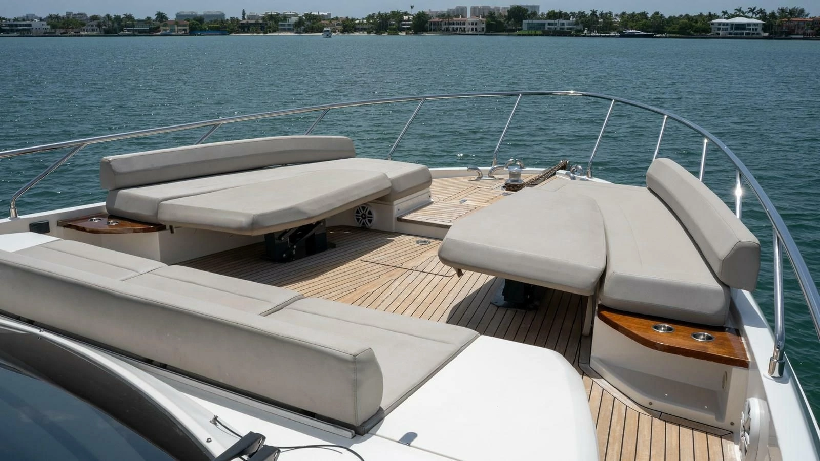 2020 Ferretti Yachts 670 Motoryacht