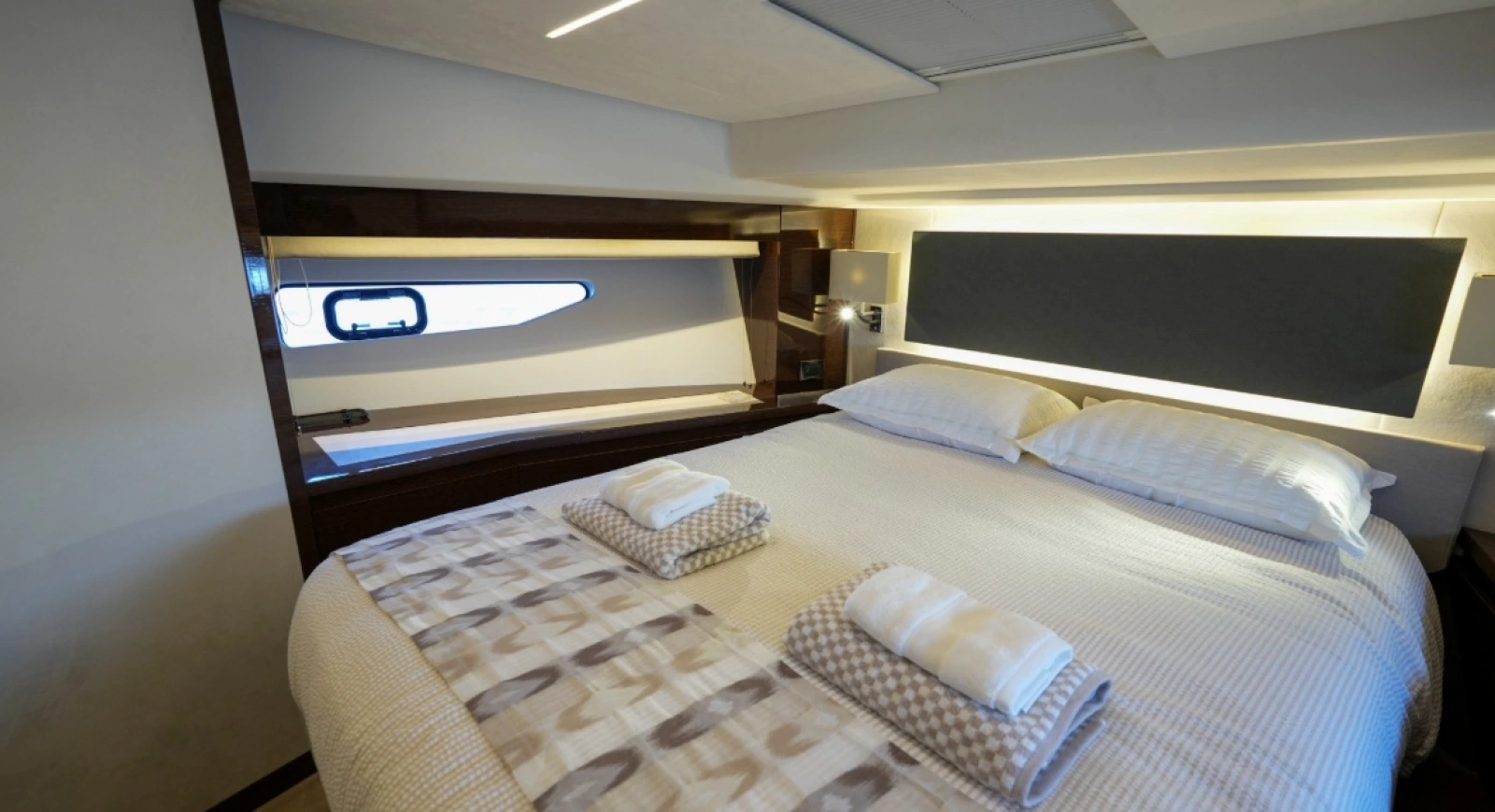 59ft Prestige Yacht For Sale