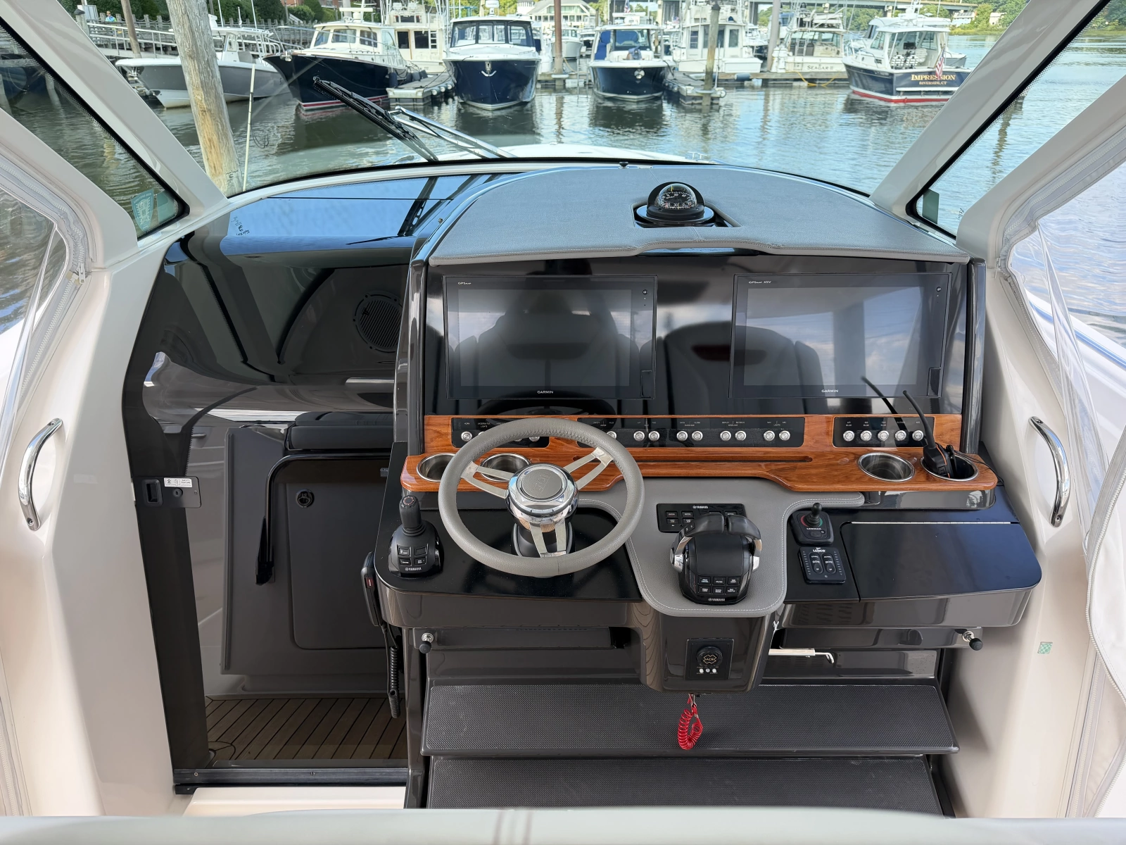 2019 Tiara Yachts 