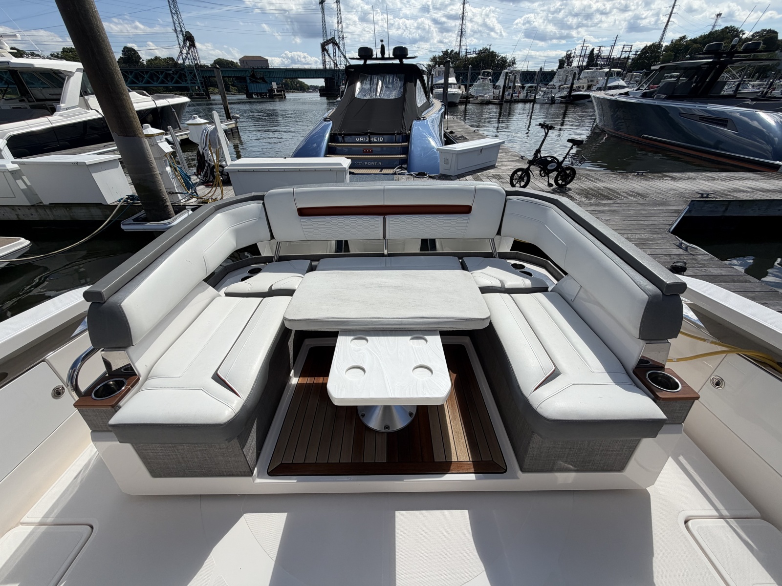 2019 Tiara Yachts 
