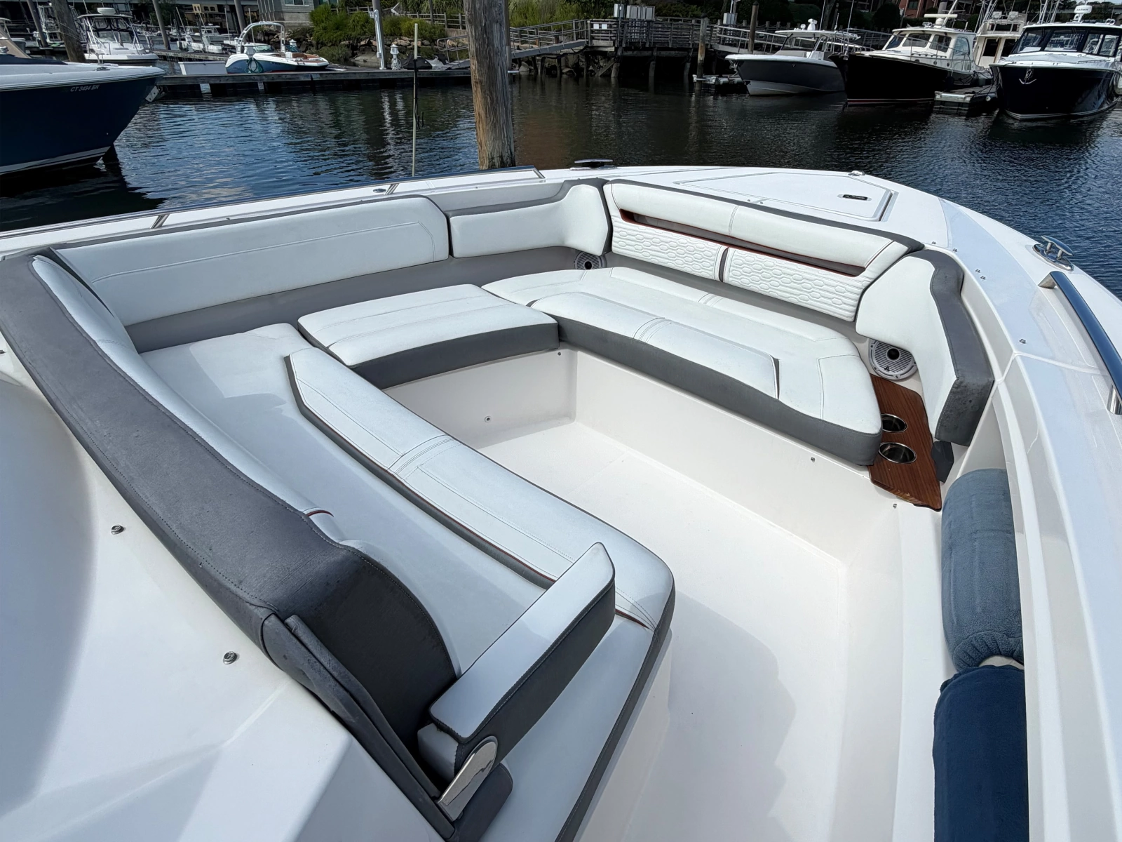 2019 Tiara Yachts 