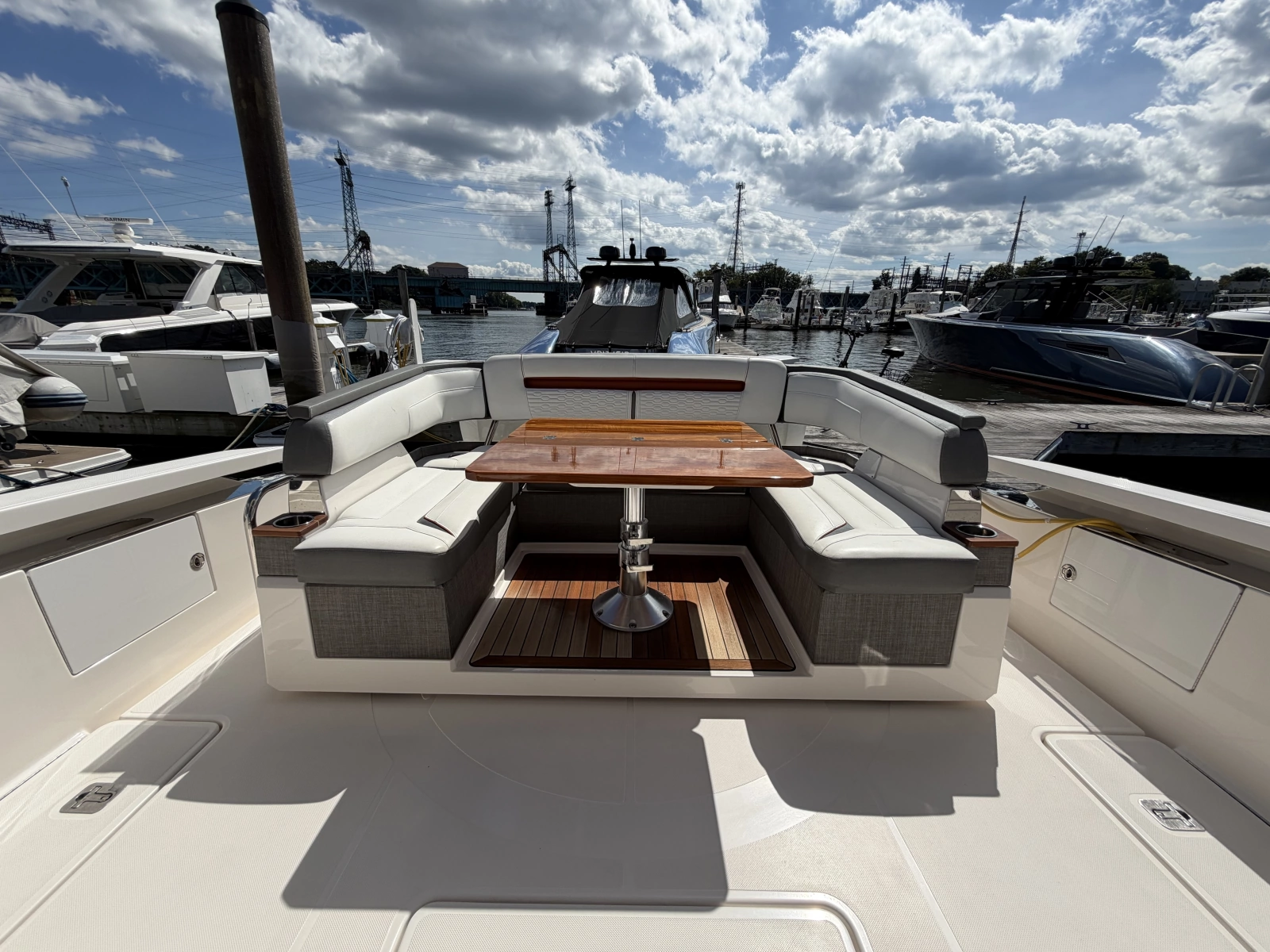 2019 Tiara Yachts 