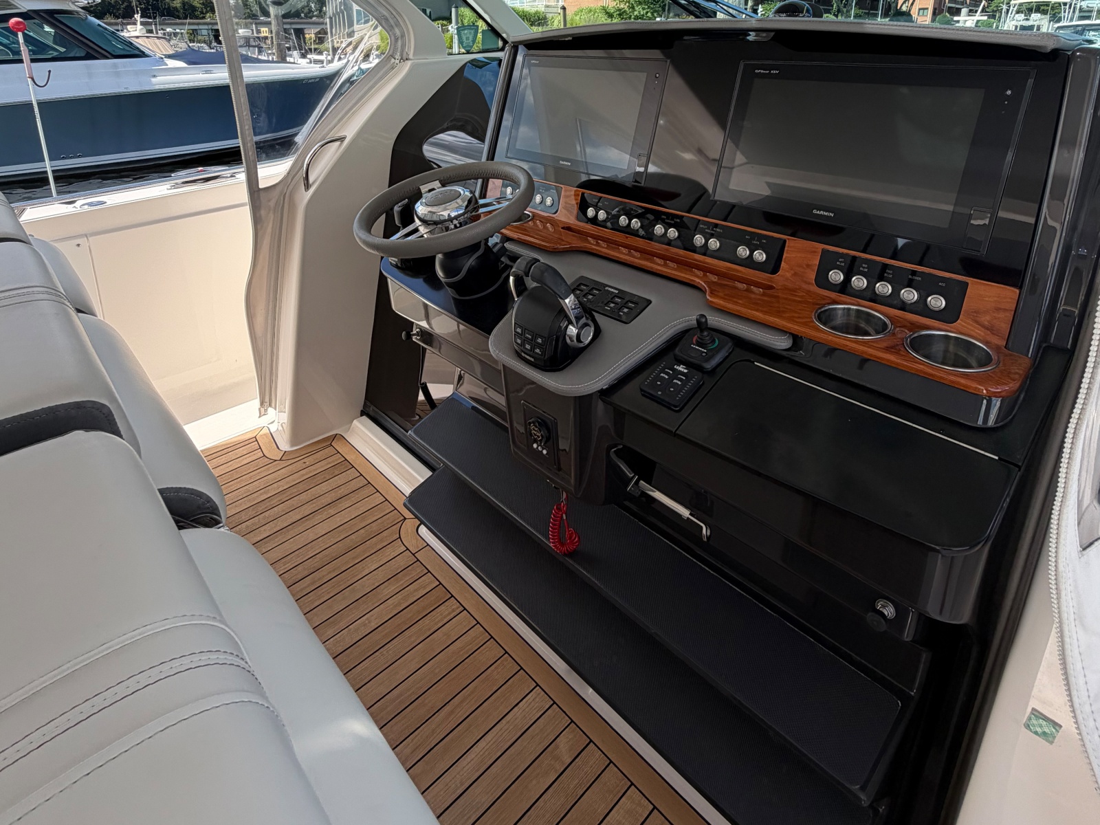 2019 Tiara Yachts 