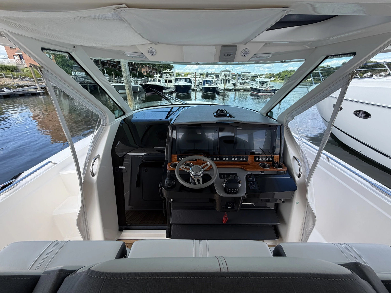 2019 Tiara Yachts 