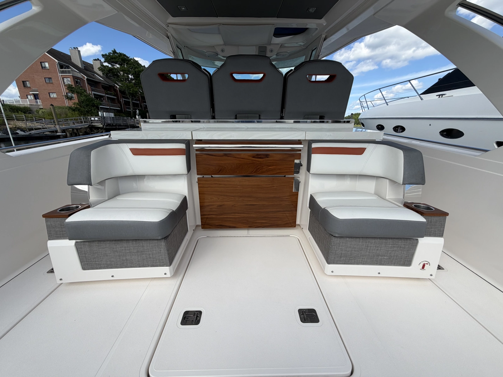 2019 Tiara Yachts 