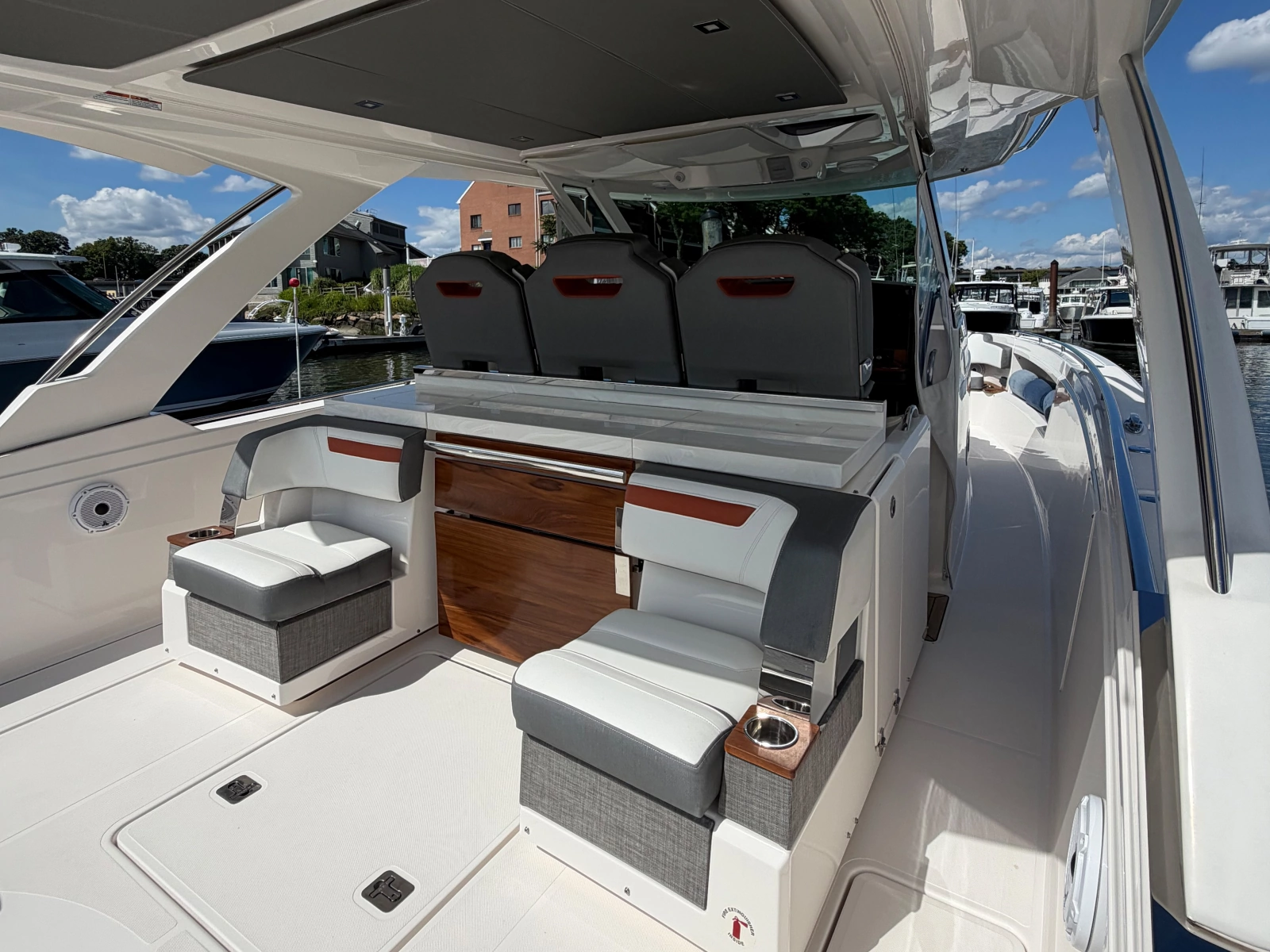 2019 Tiara Yachts 