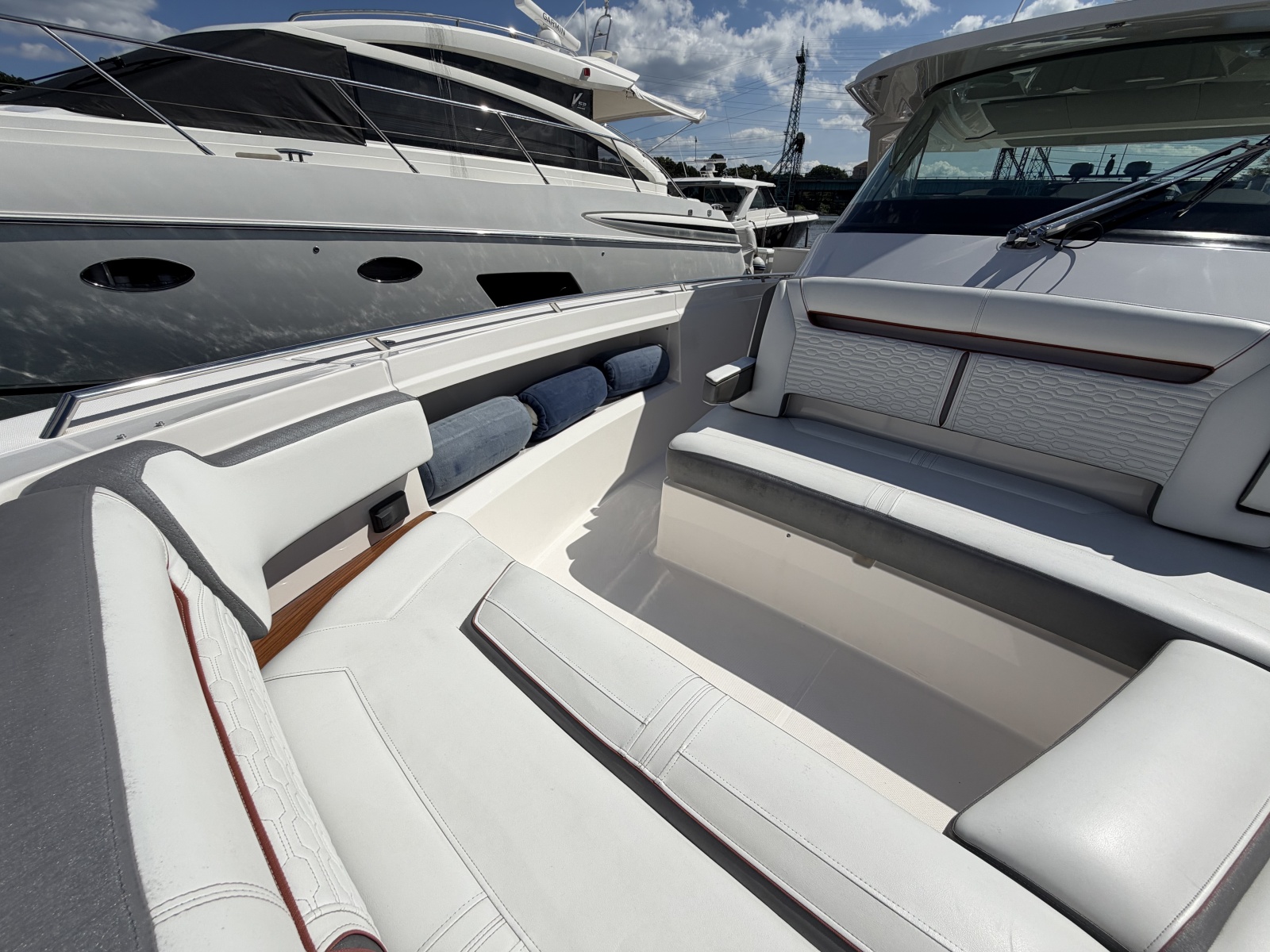 2019 Tiara Yachts 